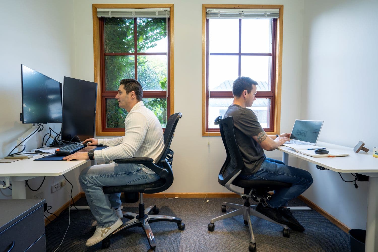 Private Offices/Dedicated desks Private Offices/Dedicated desks