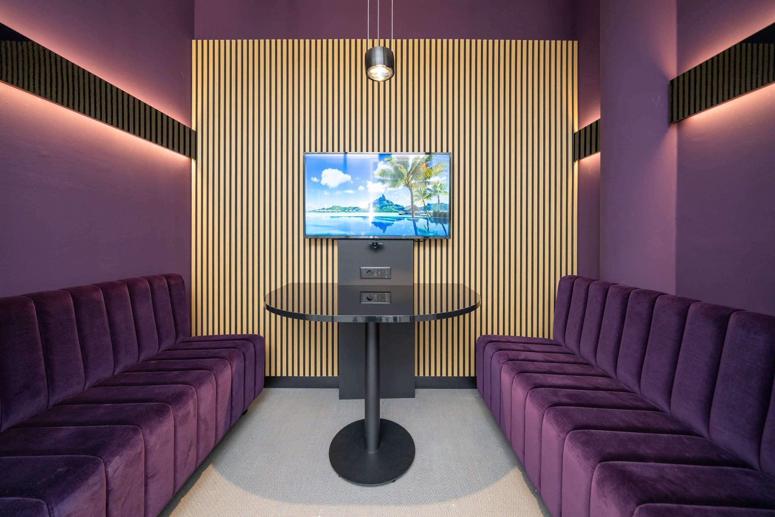 Breakout/Lounge Space Breakout/Lounge Space