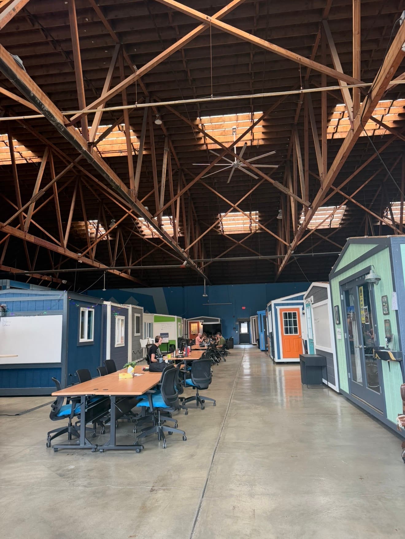 MononWorks main space. MononWorks main space.