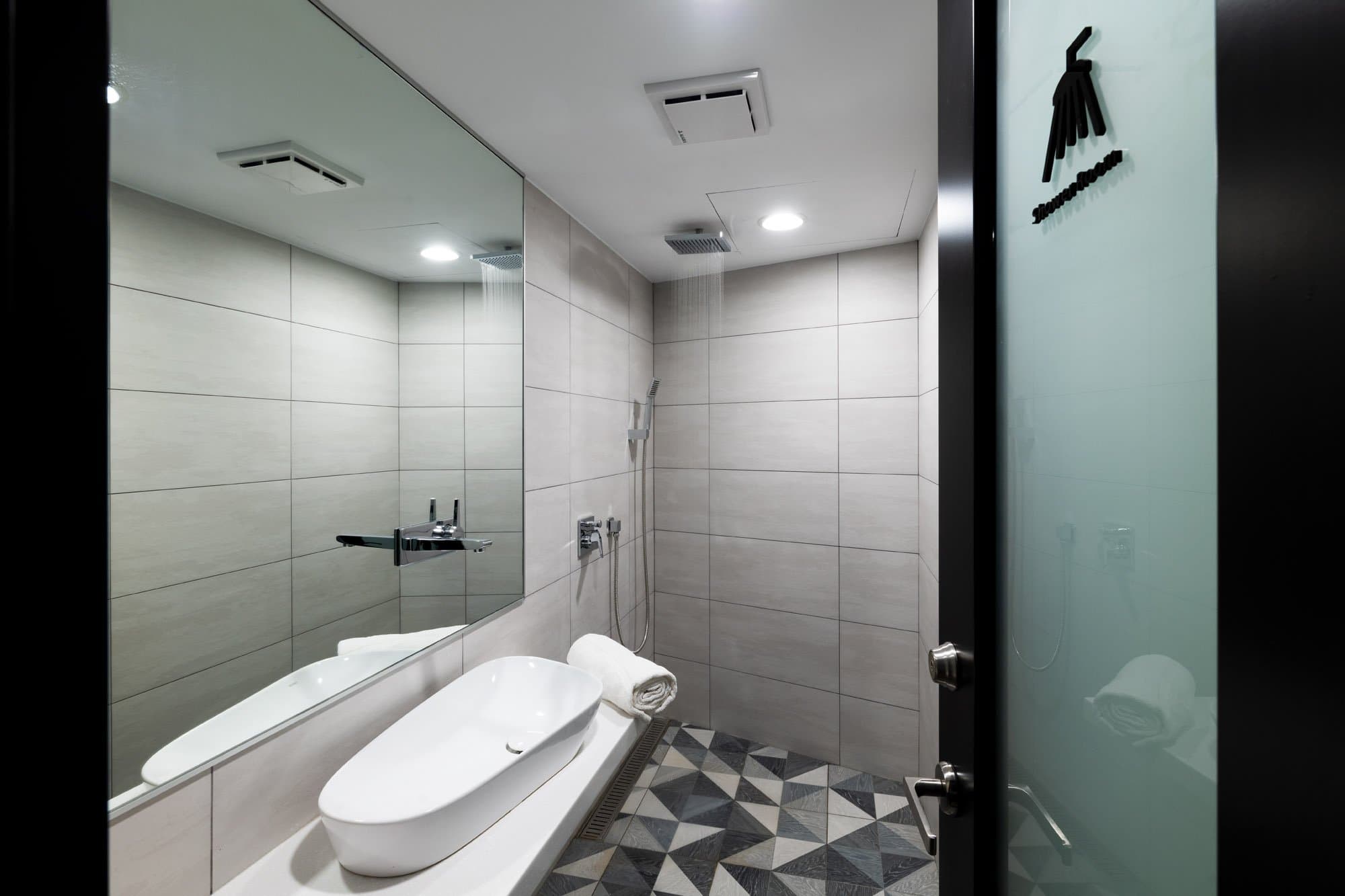 Toilets/ Bathroom Toilets/ Bathroom