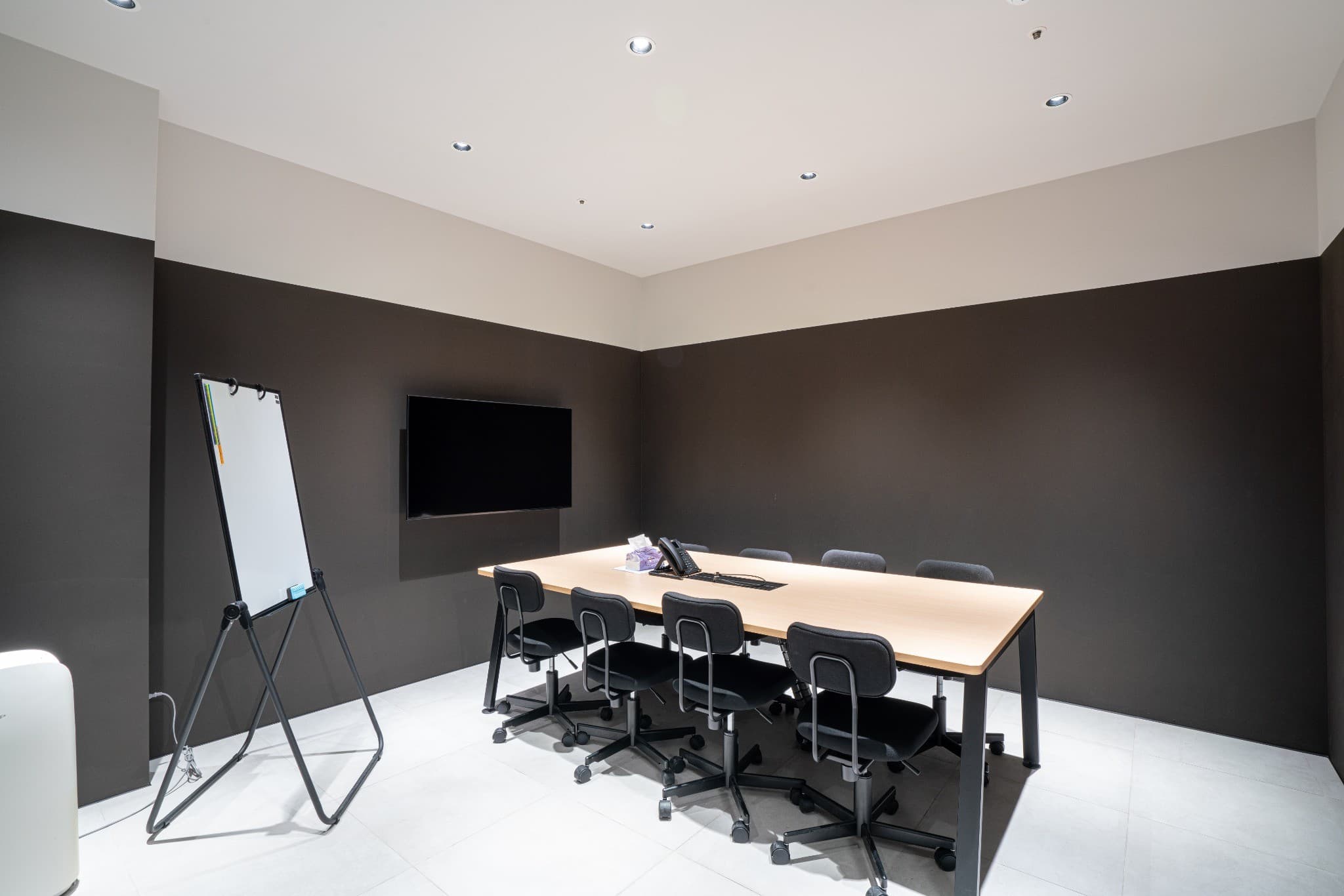 8 Person Meeting Room 8 Person Meeting Room