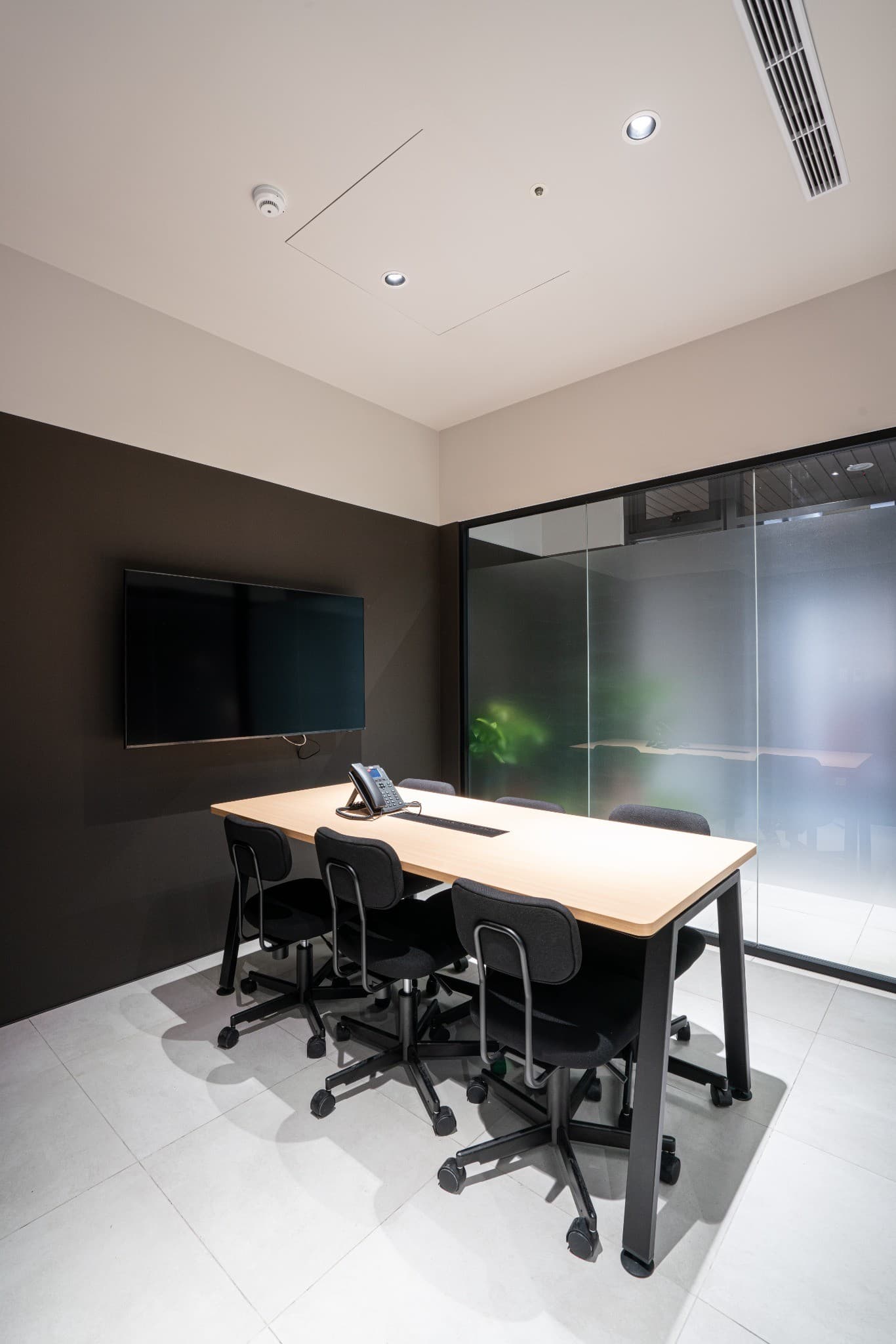 4 Person Meeting Room 4 Person Meeting Room