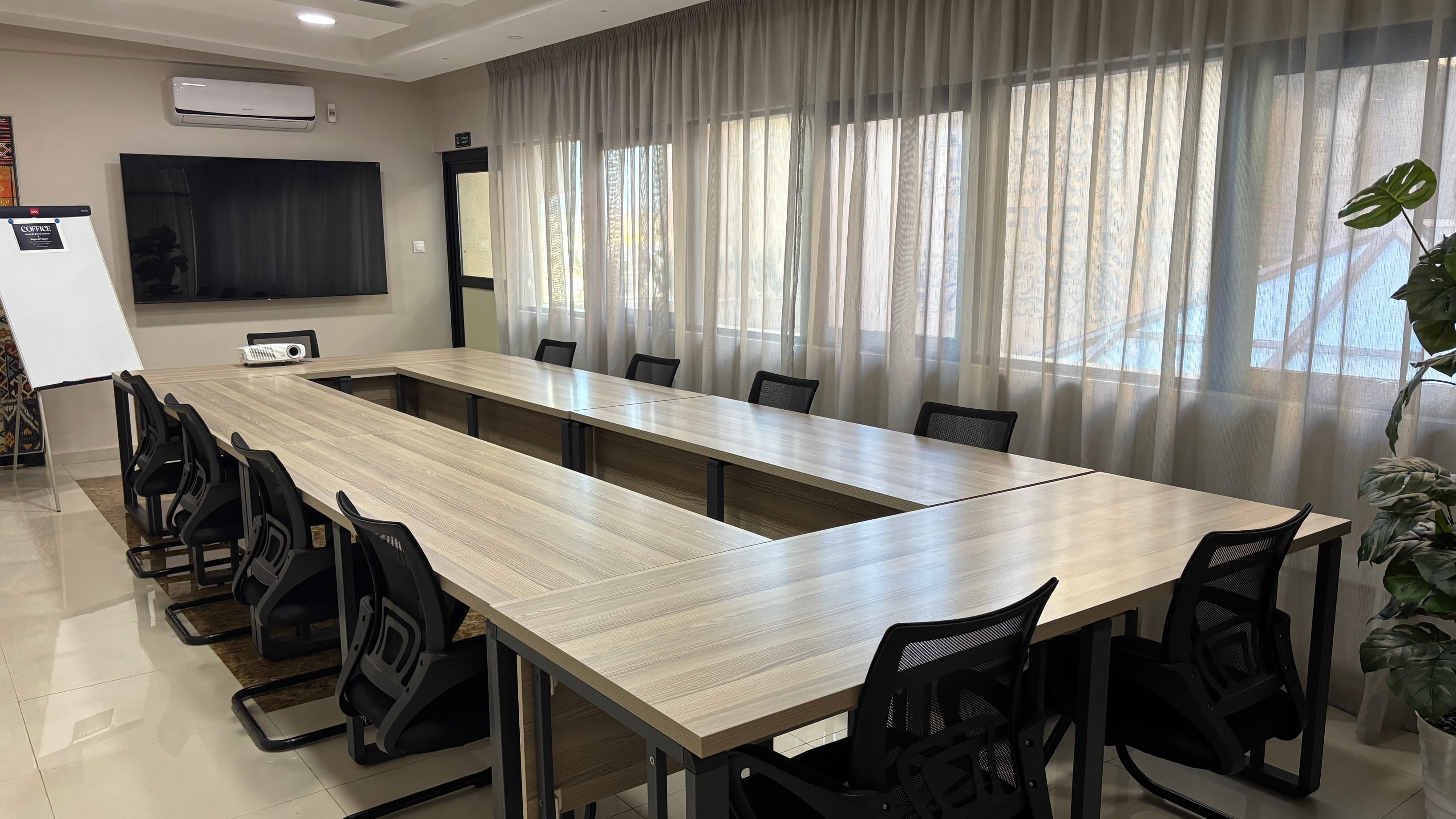 Meeting room — workshop/classroom configuration Meeting room — workshop/classroom configuration