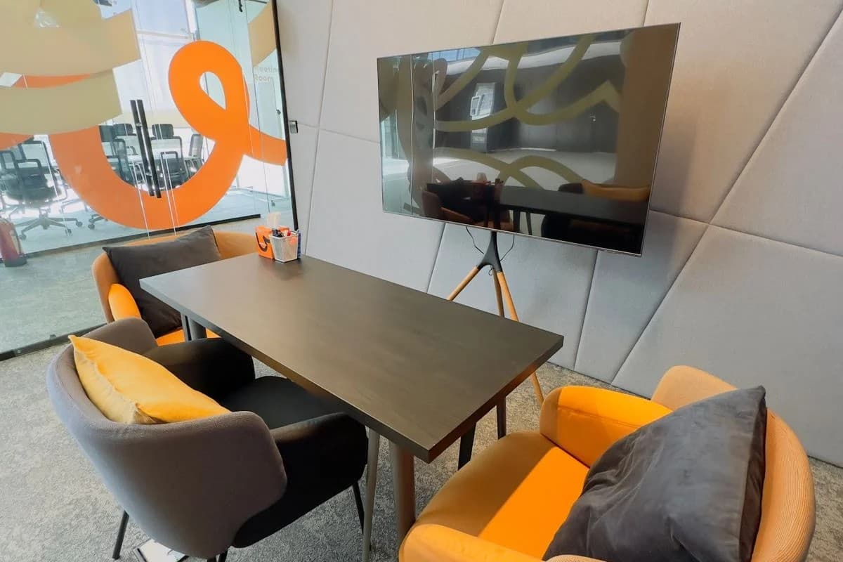 Professional interior with the Work&Co community atmosphere. Professional interior with the Work&Co community atmosphere.