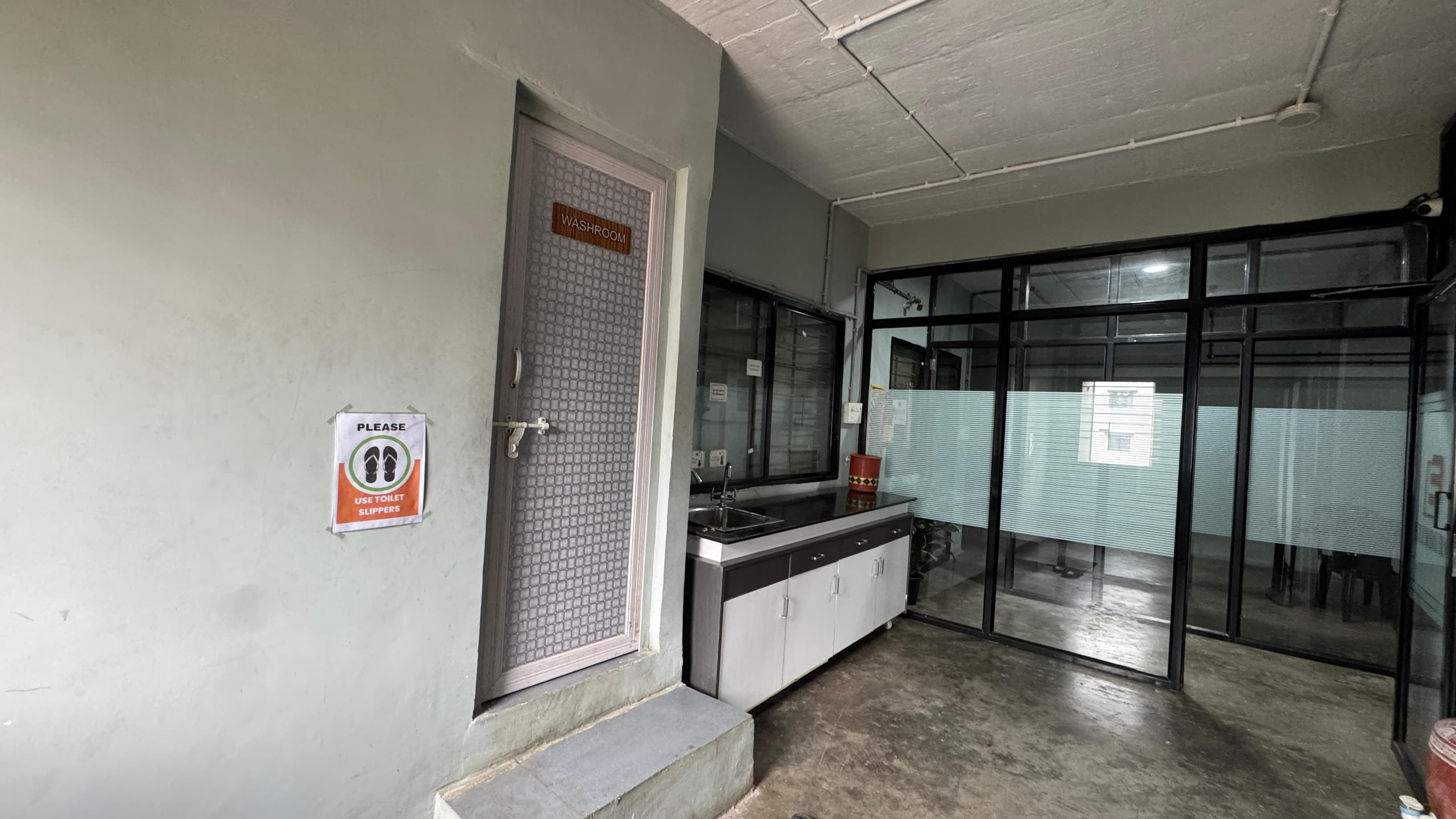 Common Wash Room Common Wash Room