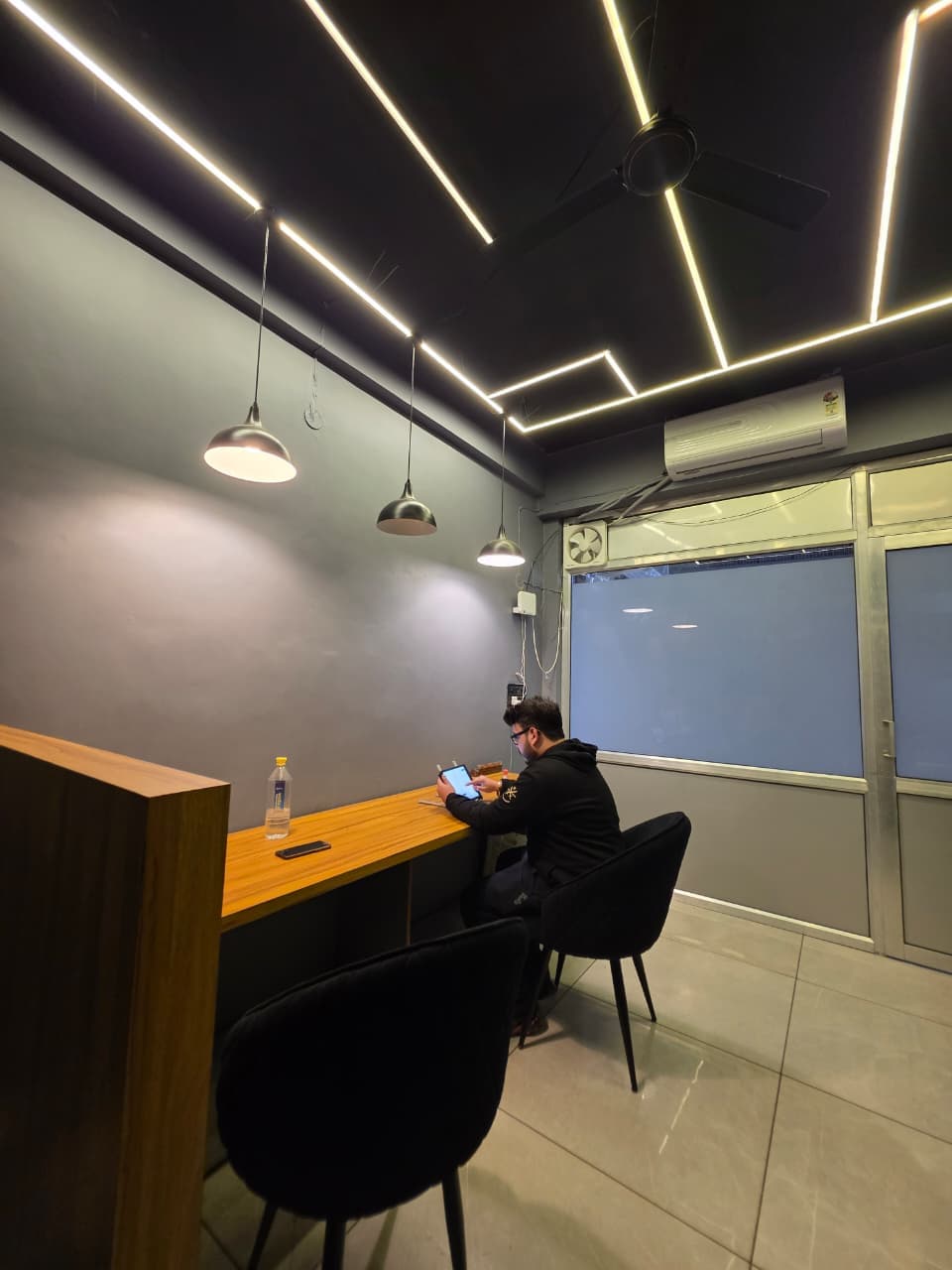 DEDICATION DESK DEDICATION DESK