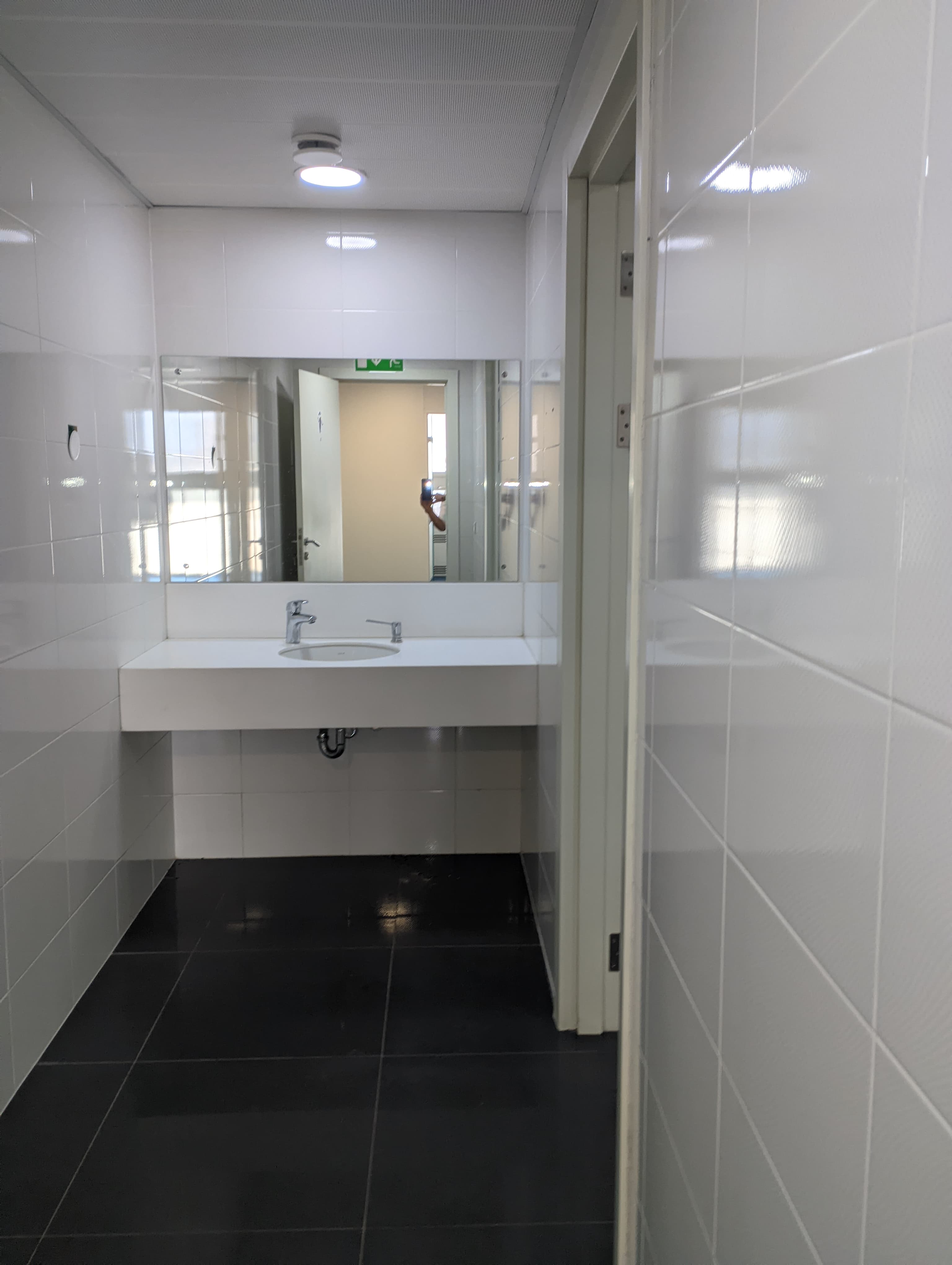 Toilets/ Bathroom Toilets/ Bathroom