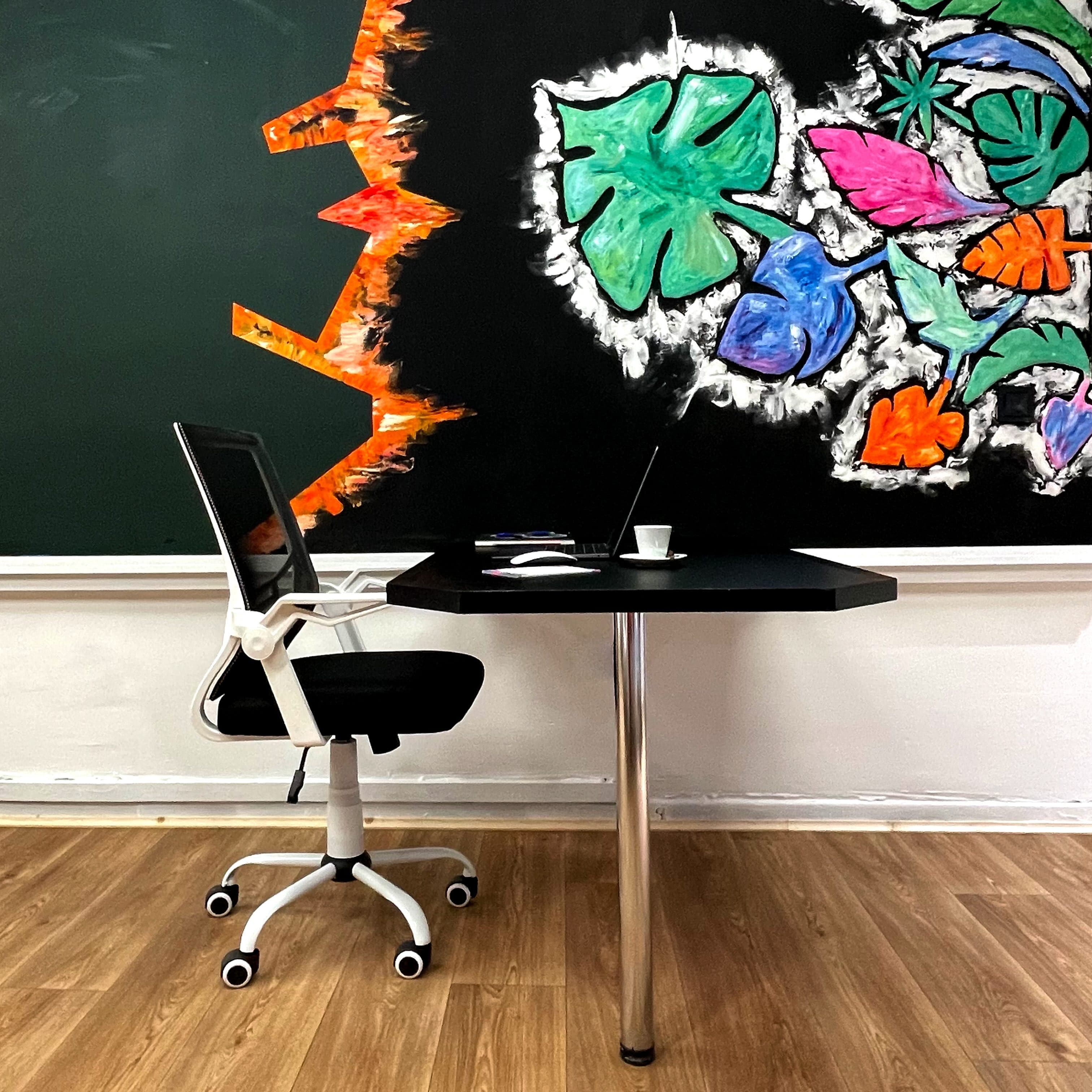 Hot-Desk at FreeLand Coworking Almagro Hot-Desk at FreeLand Coworking Almagro