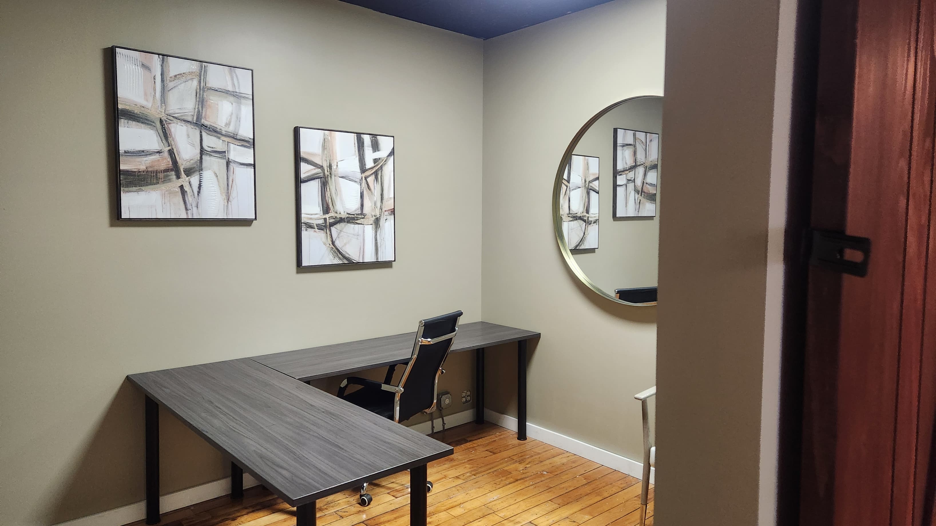 Secure, furnished offices for individuals or teams. Enjoy privacy, 24/7 access, and all the perks of The Hickory Hub. Secure, furnished offices for individuals or teams. Enjoy privacy, 24/7 access, and all the perks of The Hickory Hub.