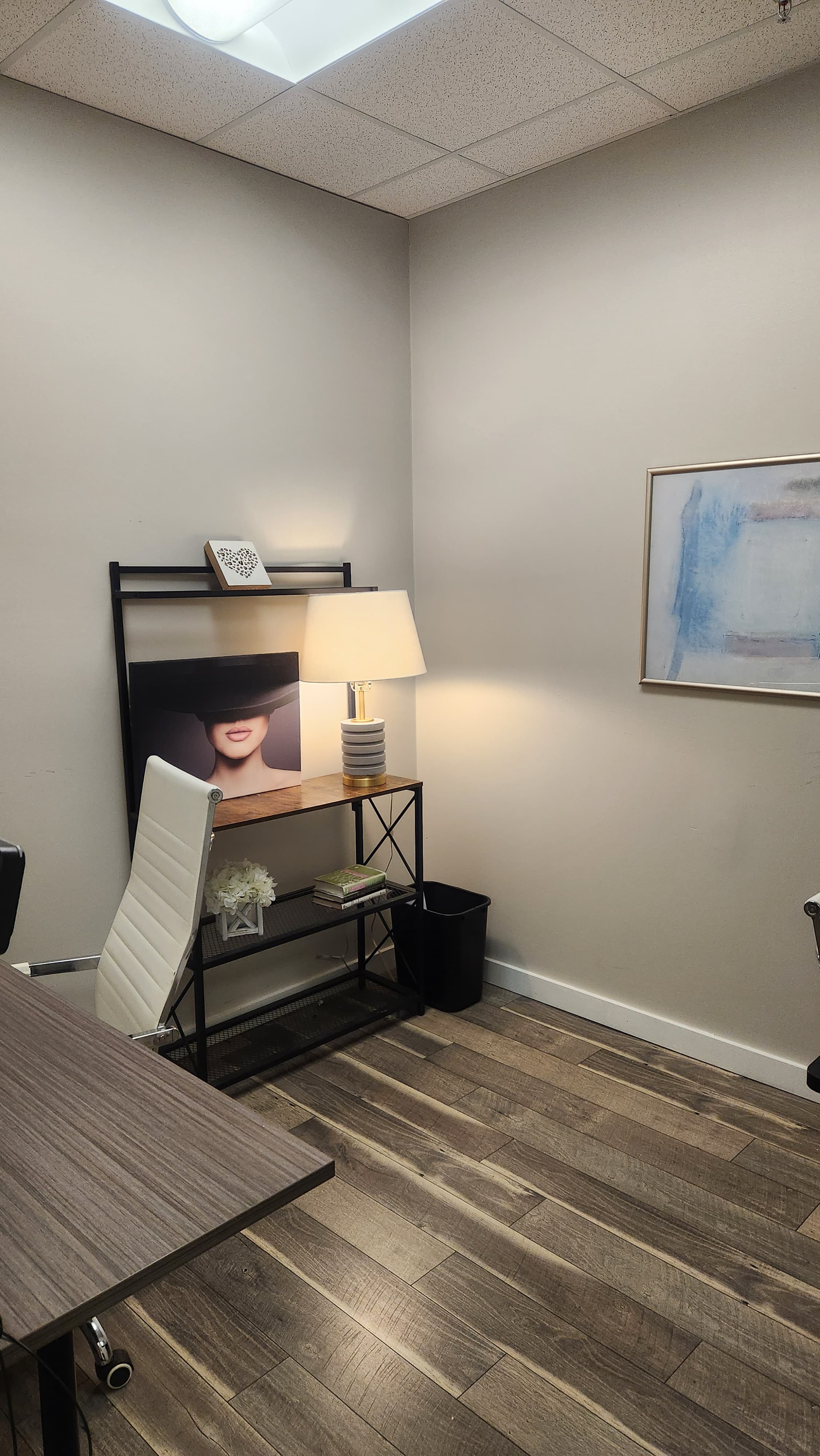 Secure, furnished offices for individuals or teams. Enjoy privacy, 24/7 access, and all the perks of The Hickory Hub. Secure, furnished offices for individuals or teams. Enjoy privacy, 24/7 access, and all the perks of The Hickory Hub.