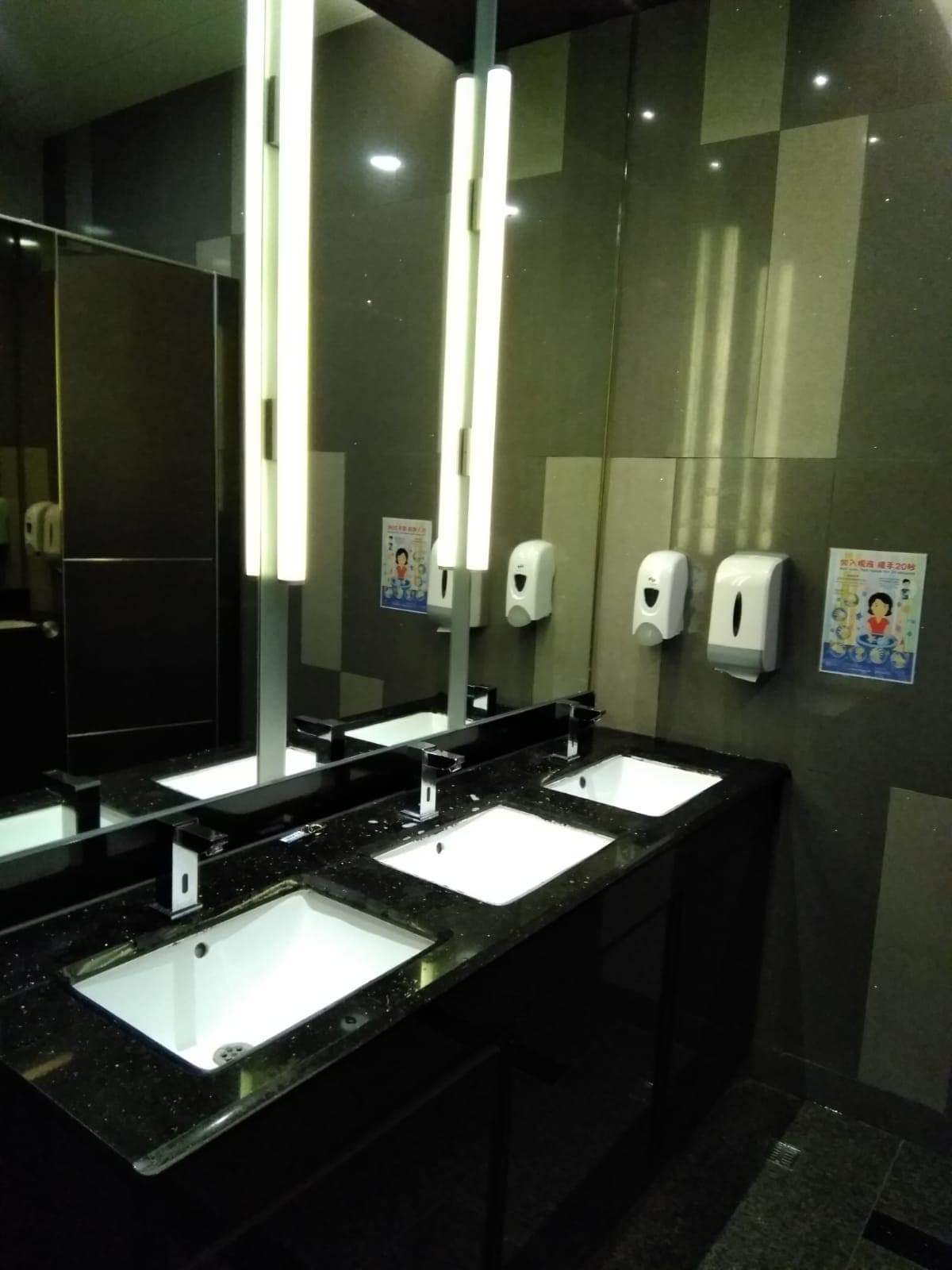 Toilets/ Bathroom Toilets/ Bathroom