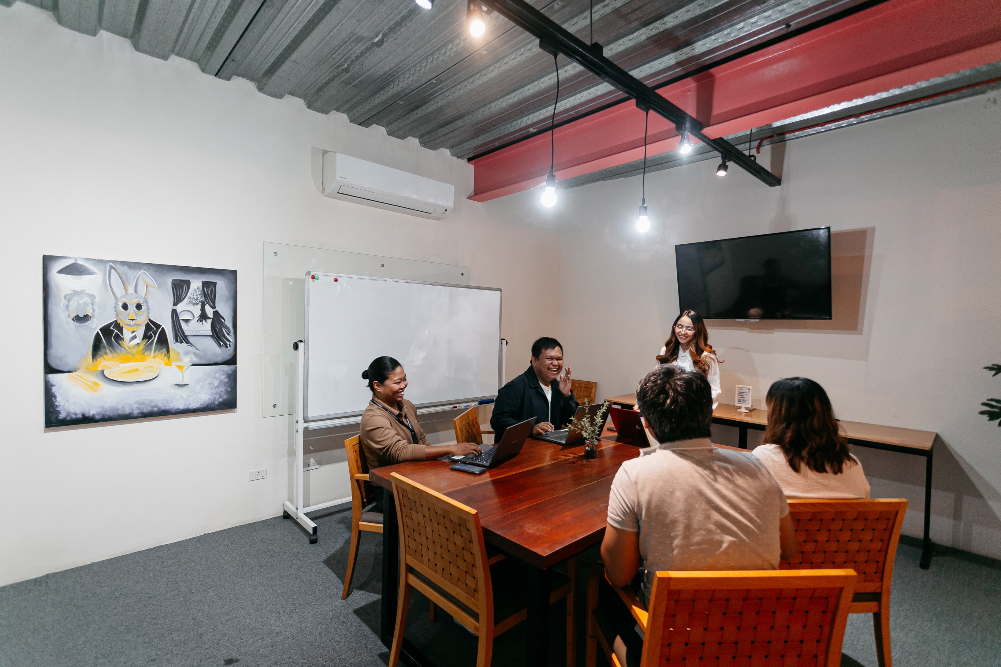 Designed for productivity, this meeting room combines comfort, technology, and a distraction-free setup. Designed for productivity, this meeting room combines comfort, technology, and a distraction-free setup.