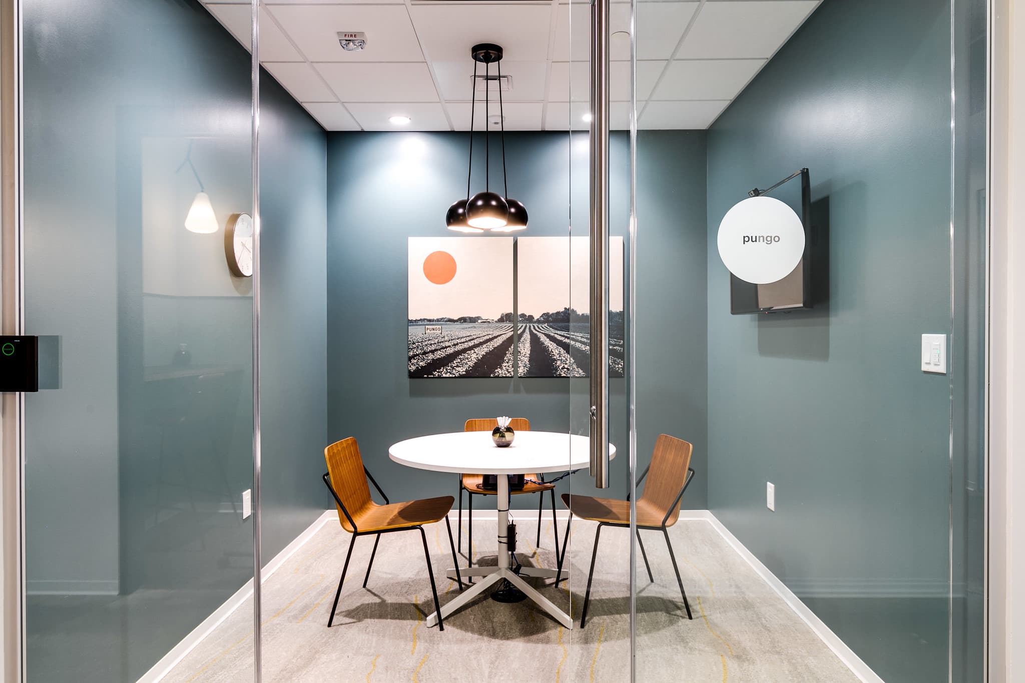 4-Person Meeting Room 4-Person Meeting Room
