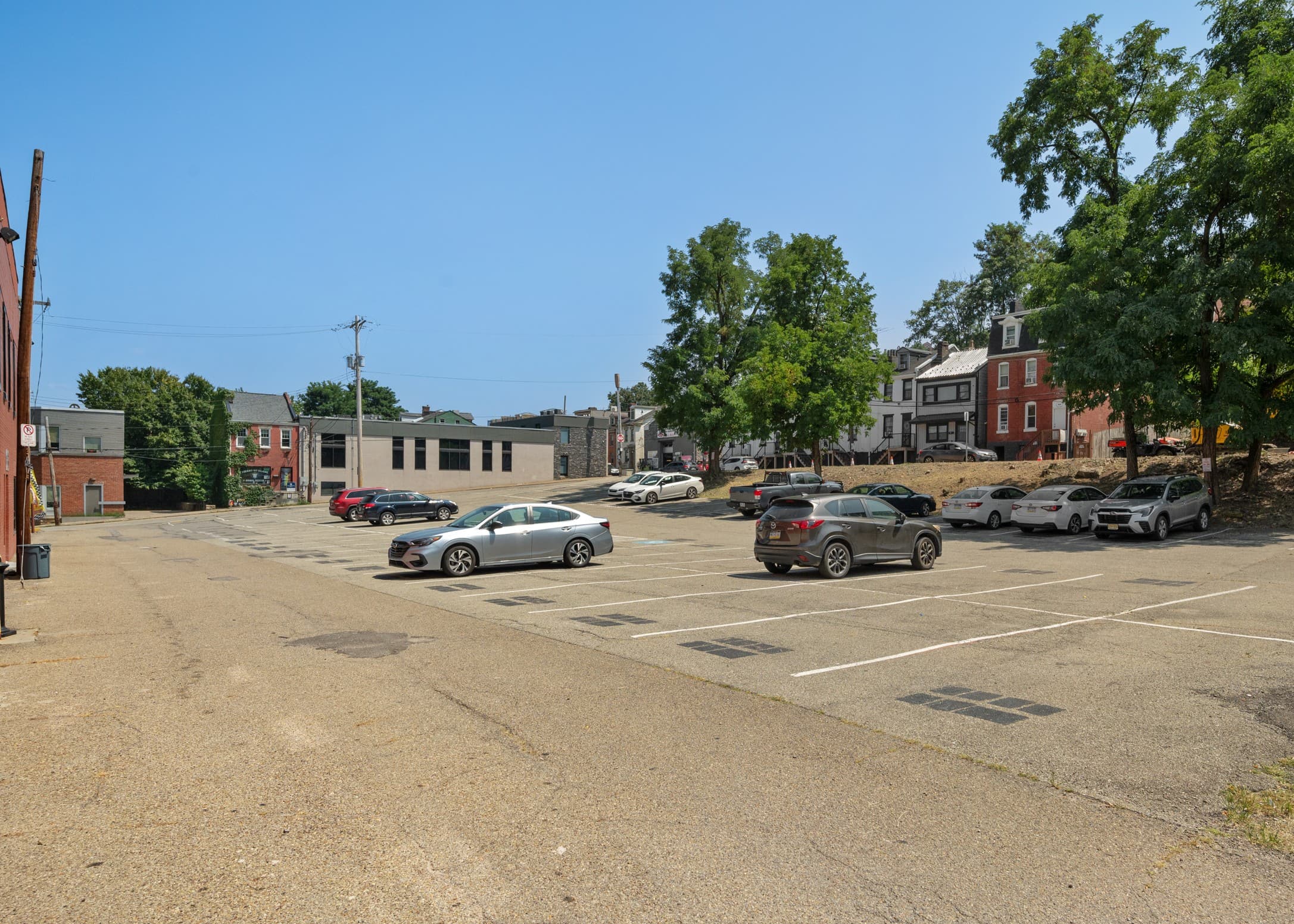 65 Free parking Spaces 65 Free parking Spaces