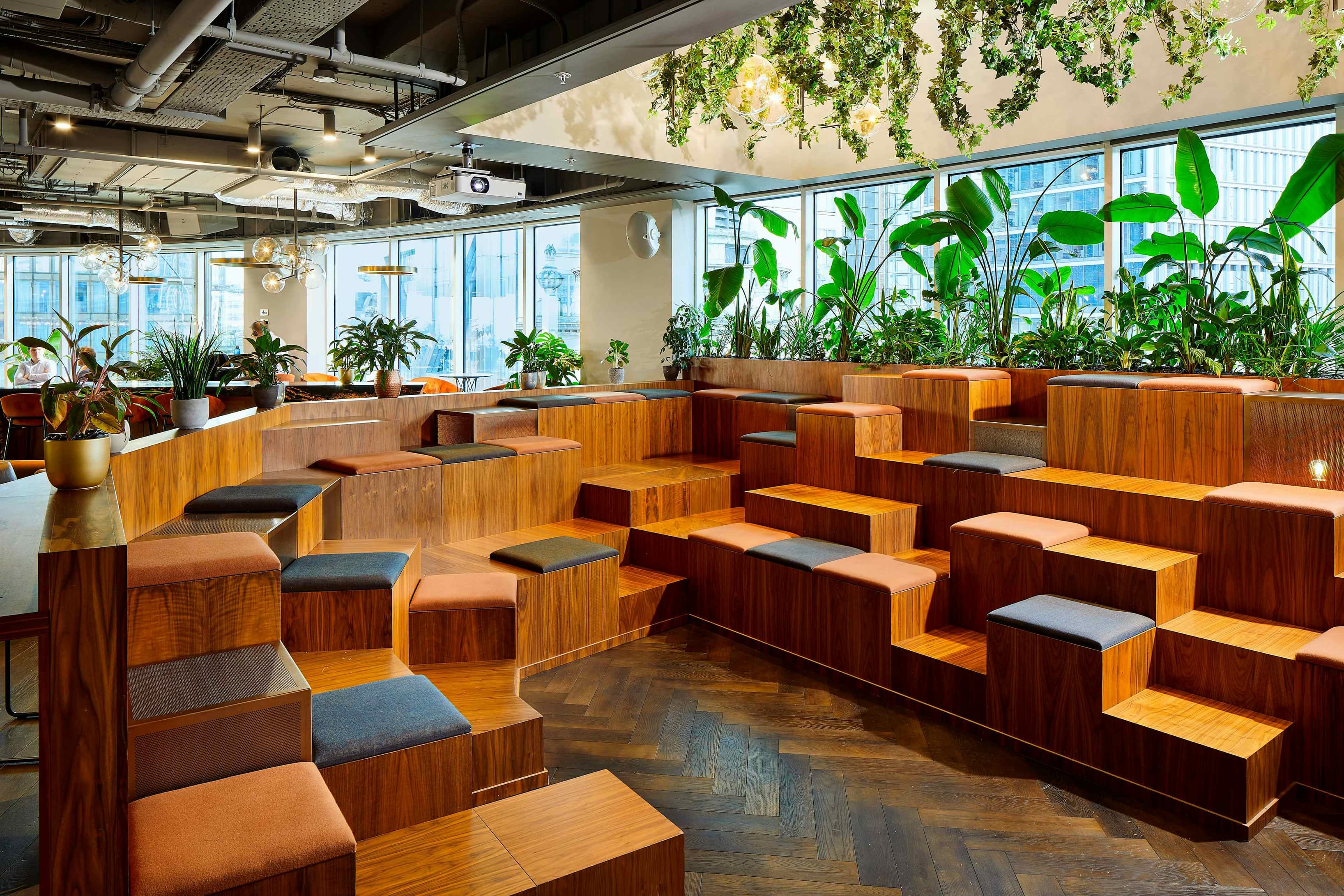 Breakout Space Breakout Space
