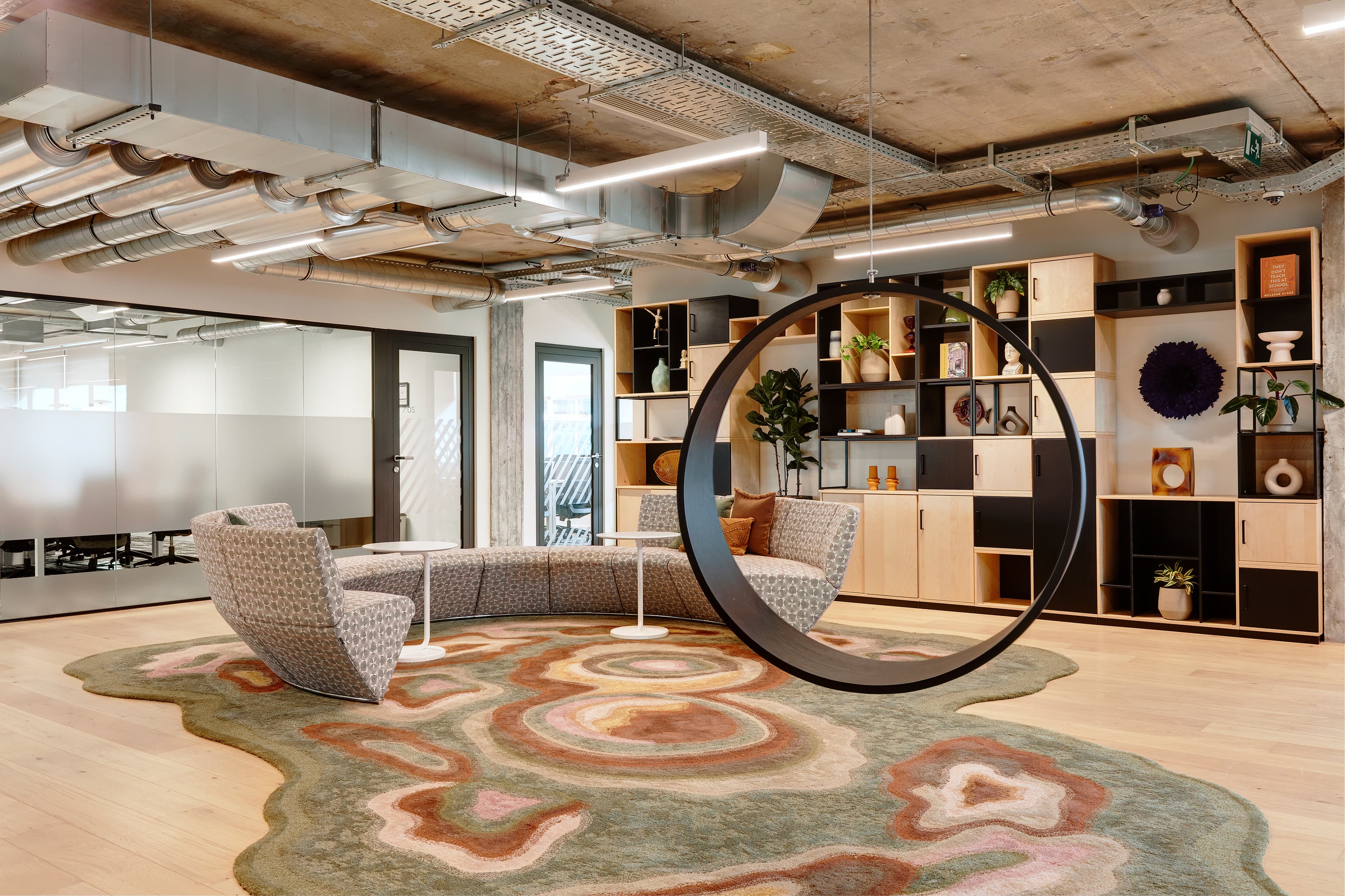 Breakout Space Breakout Space