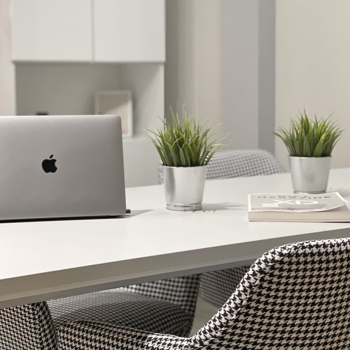 Atrium CoWorking Minimalist Atrium CoWorking Minimalist