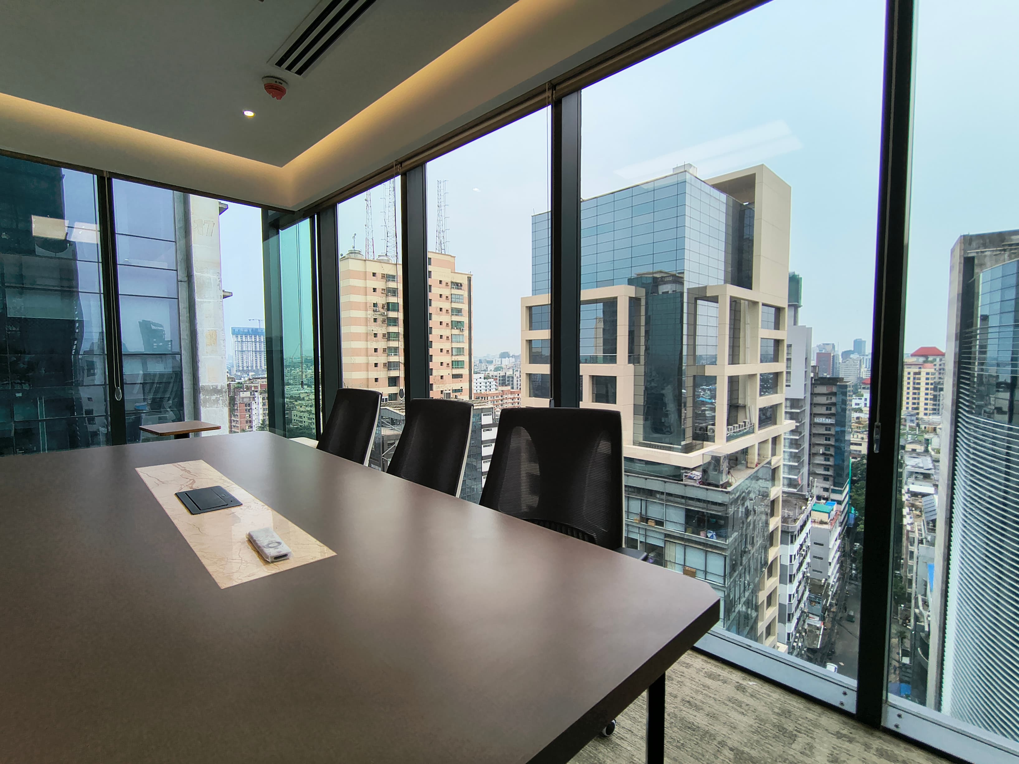 Moar Worksuites Meeting Room Moar Worksuites Meeting Room