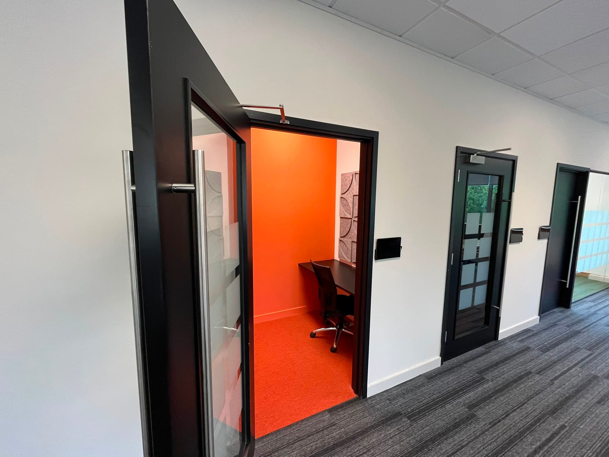 Office 2 (b) Office 2 (b)