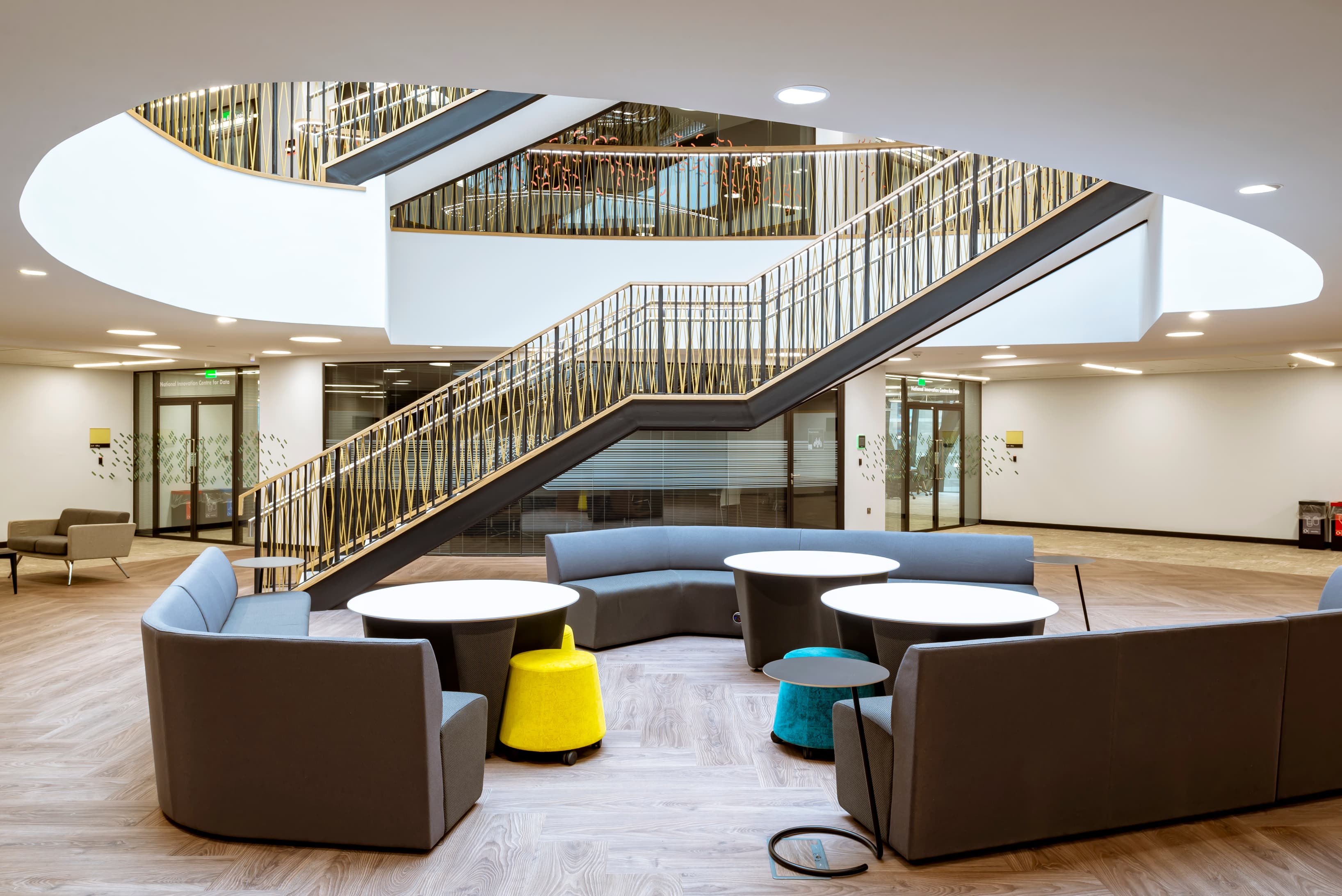 Breakout Space Breakout Space