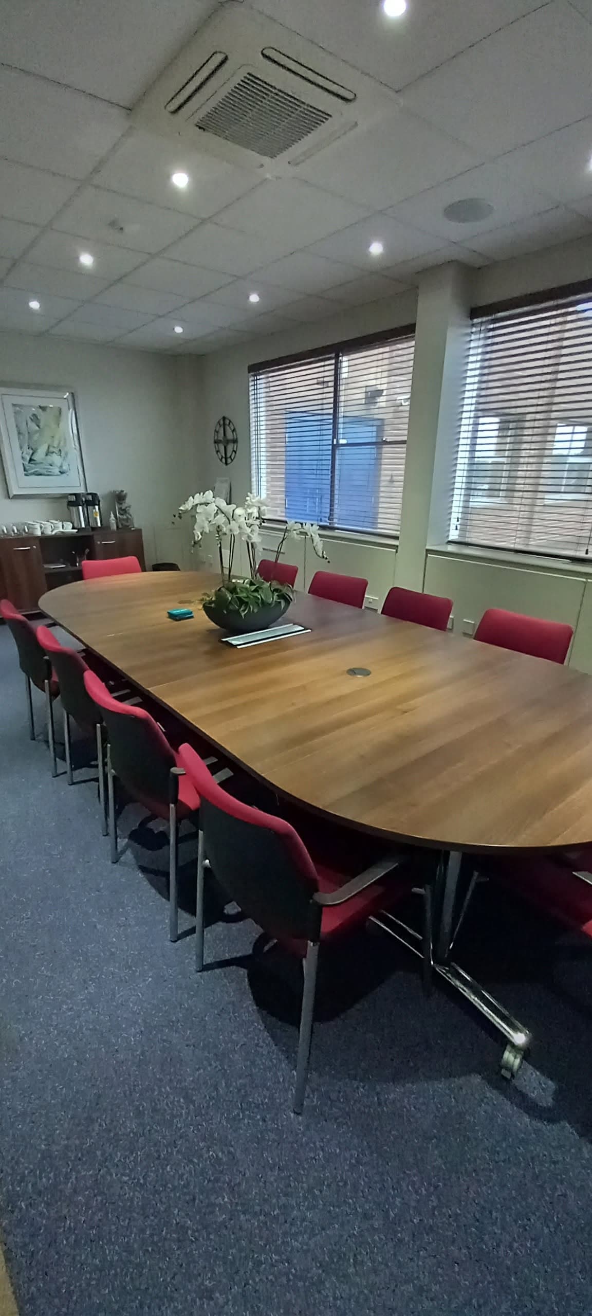 MEETING ROOM MEETING ROOM