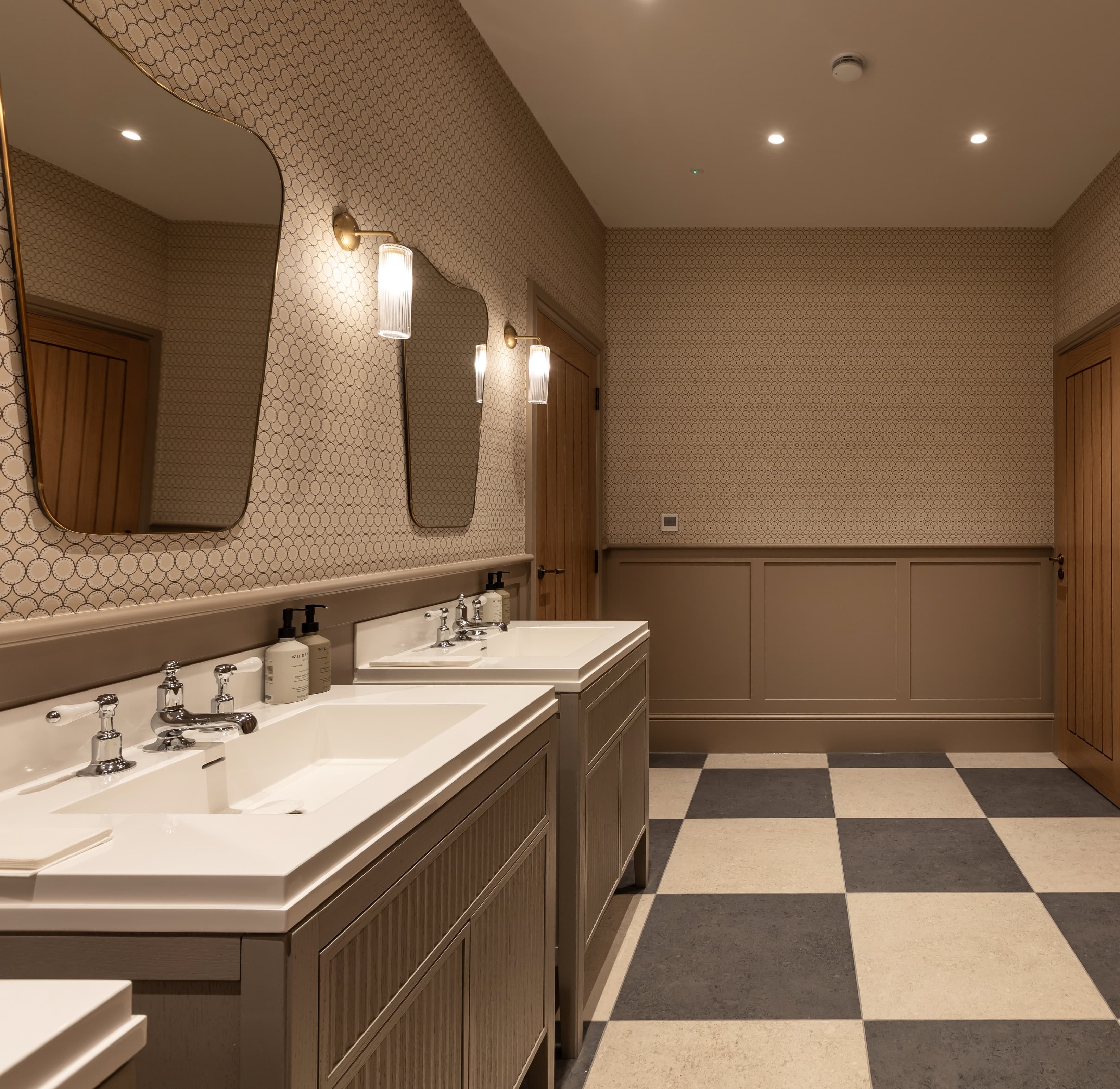 Toilets/ Bathroom Toilets/ Bathroom