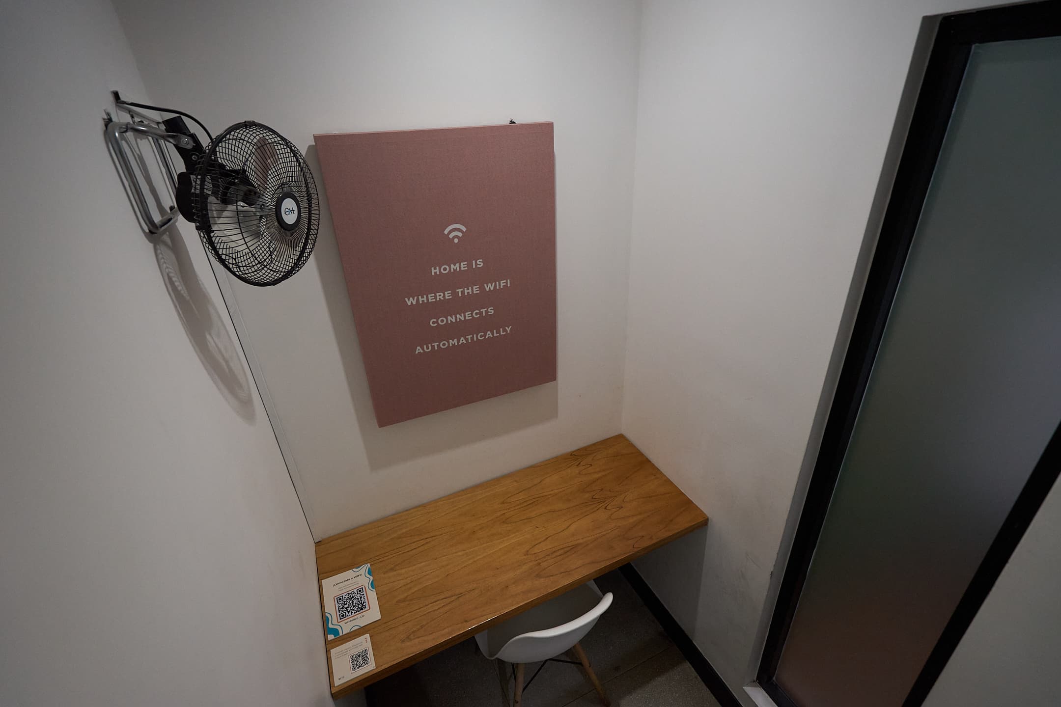 Call Room 1, 1er piso. Call Room 1, 1er piso.