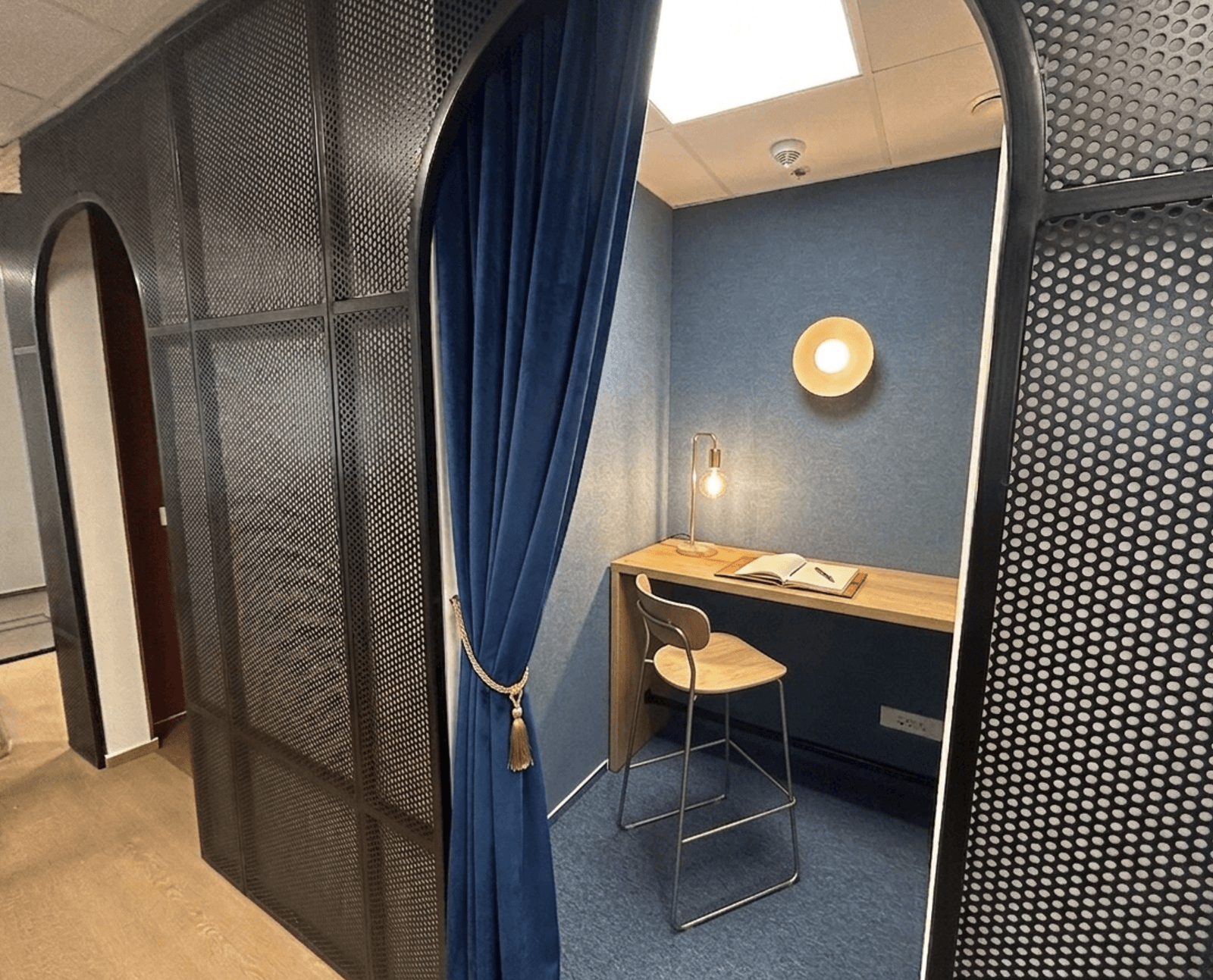 Blue booth Blue booth