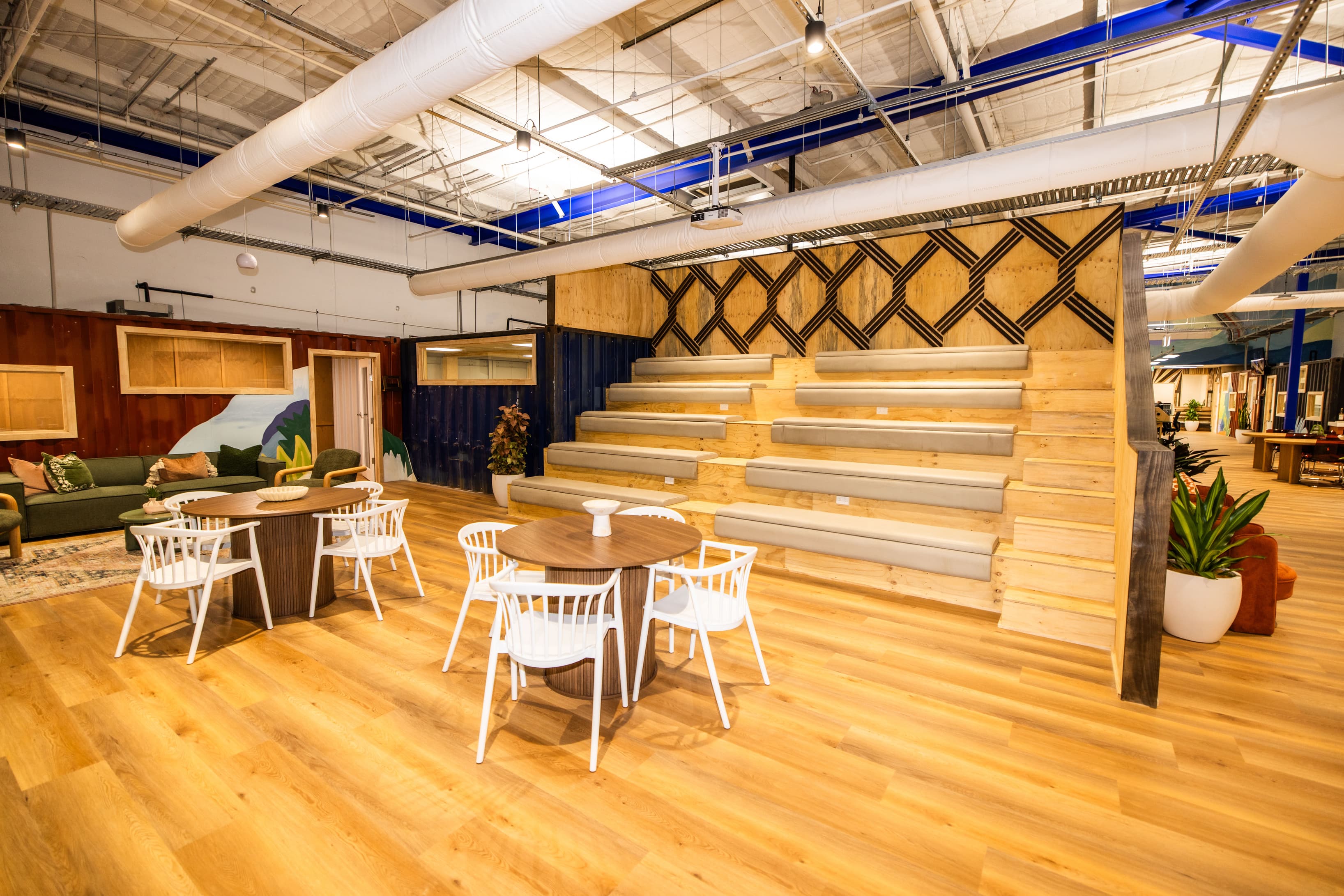 Breakout Space Breakout Space