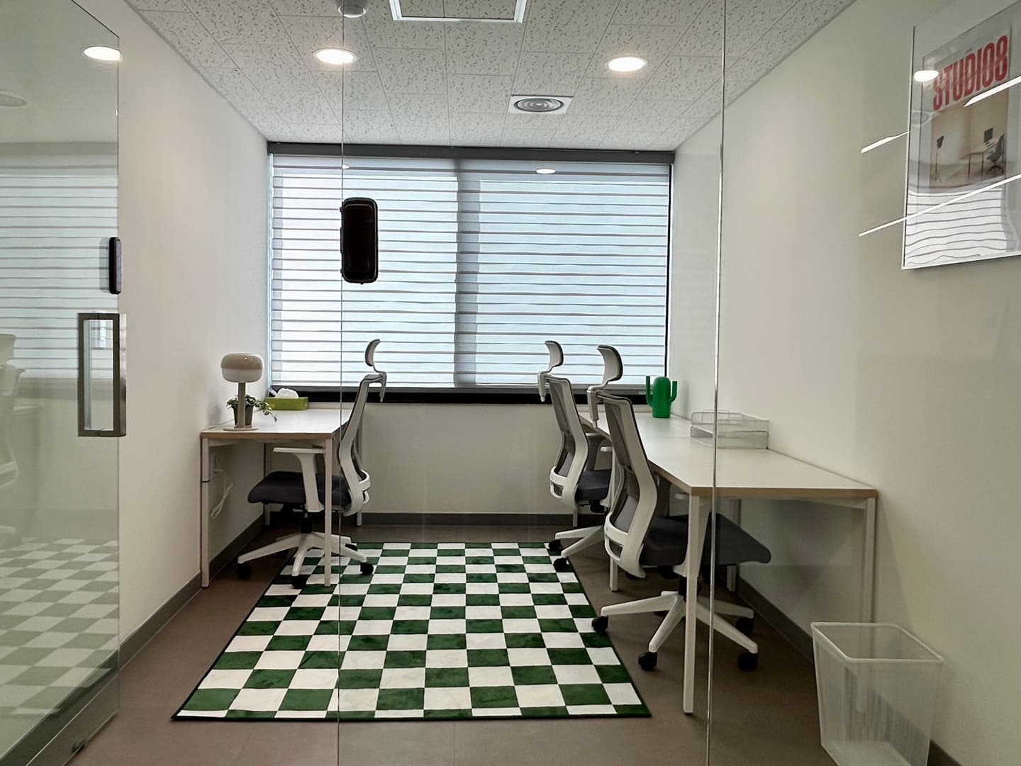 Private office 3 desks Private office 3 desks