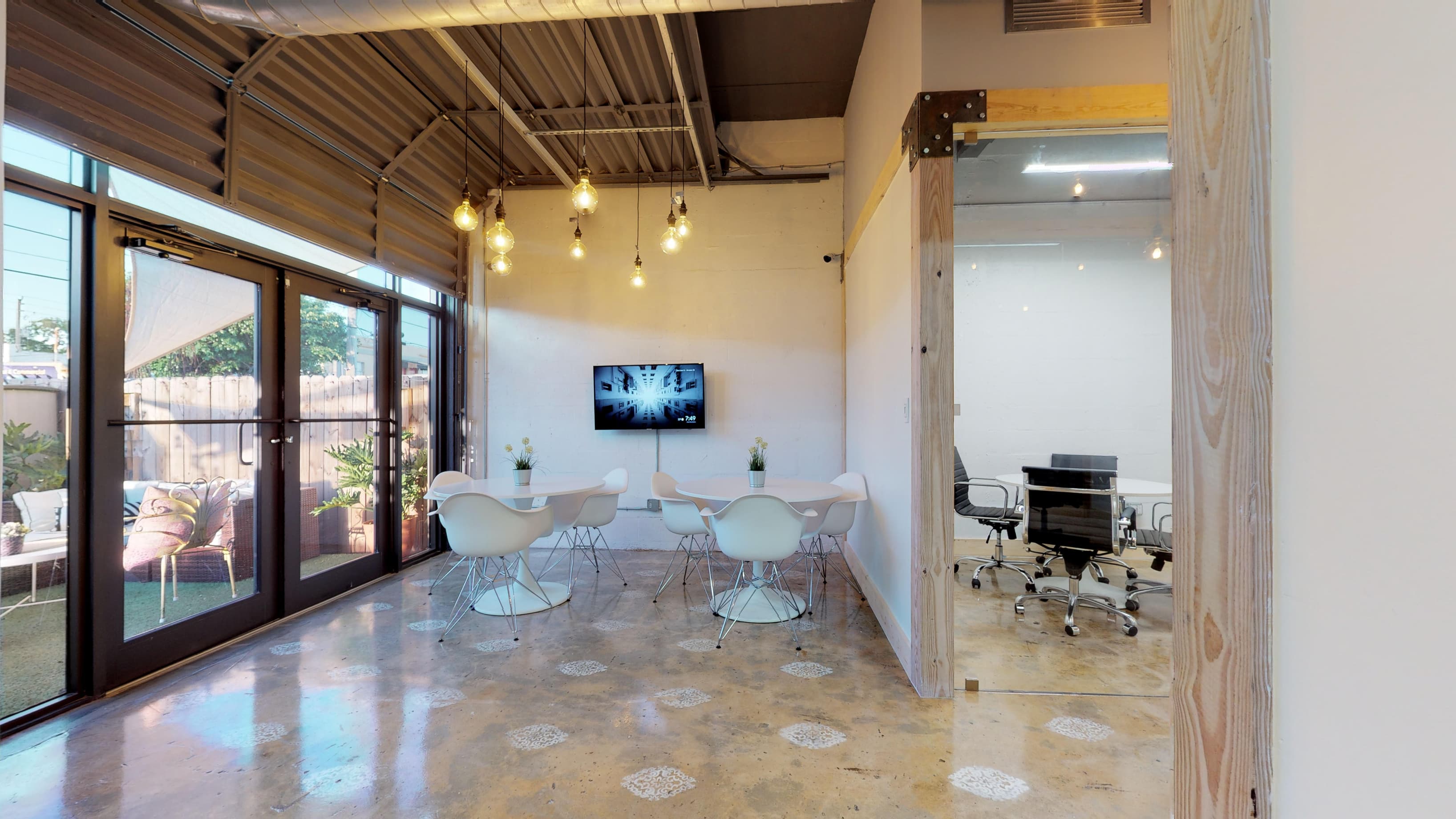Breakout/Lounge Space Breakout/Lounge Space