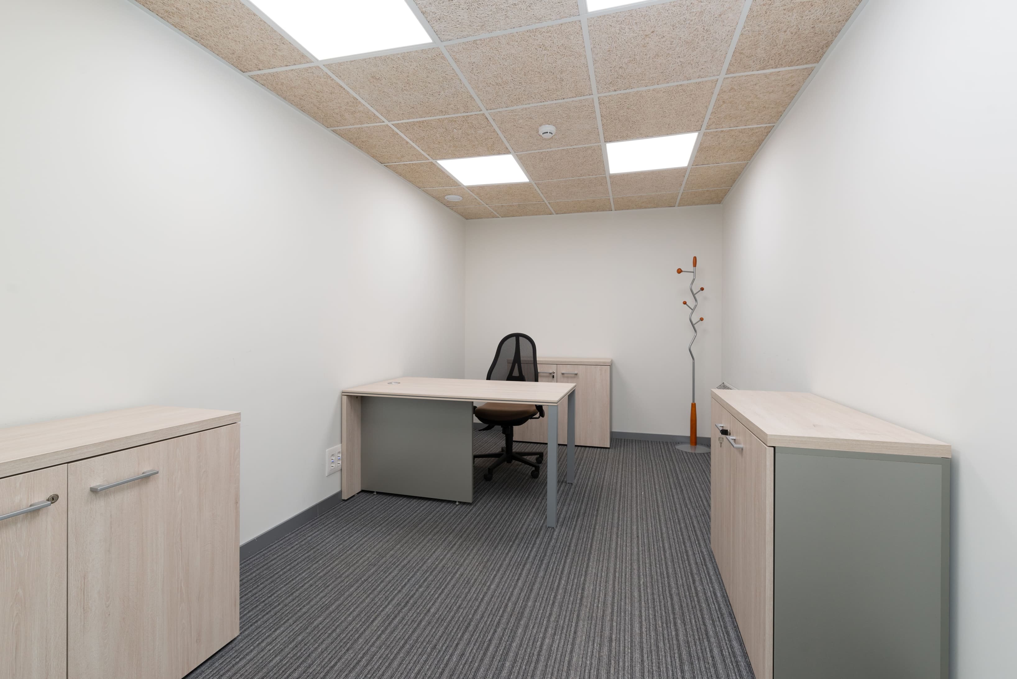 Private Desk Economy Private Desk Economy