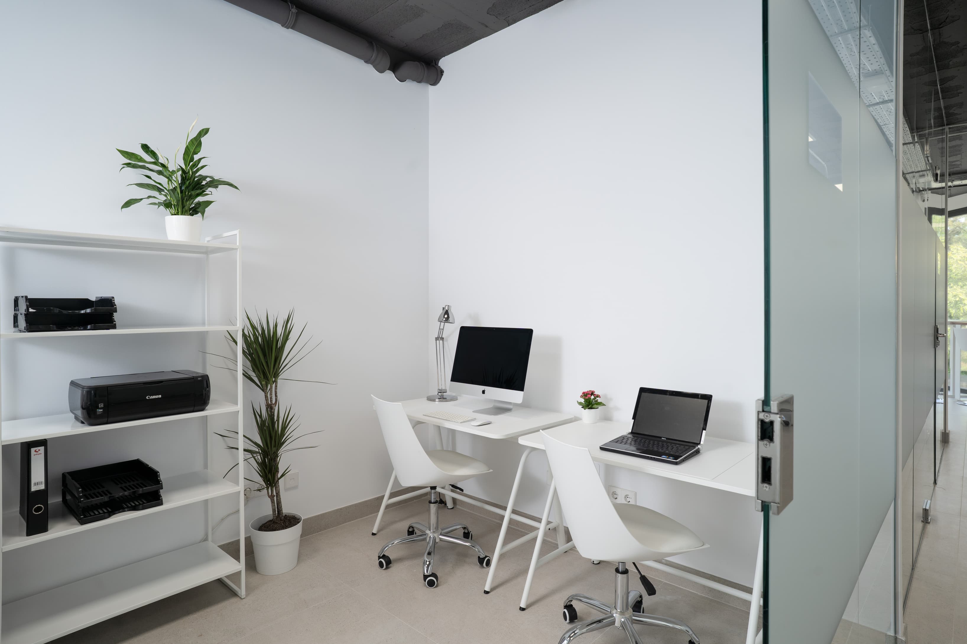 Private office (1-6 people) Private office (1-6 people)