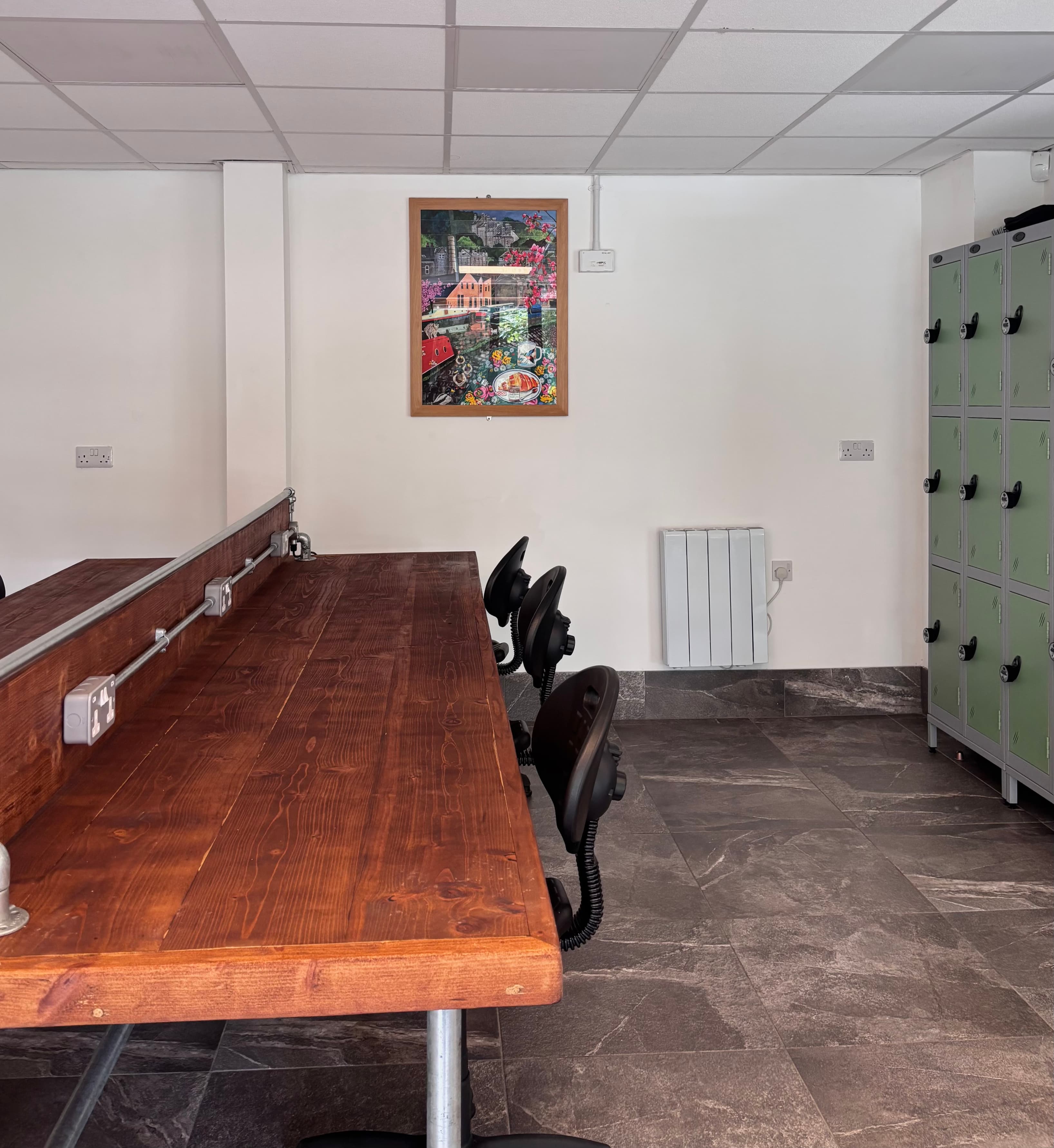 Flexible shared desk area for freelancers and remote workers in Hebden Bridge. Flexible shared desk area for freelancers and remote workers in Hebden Bridge.