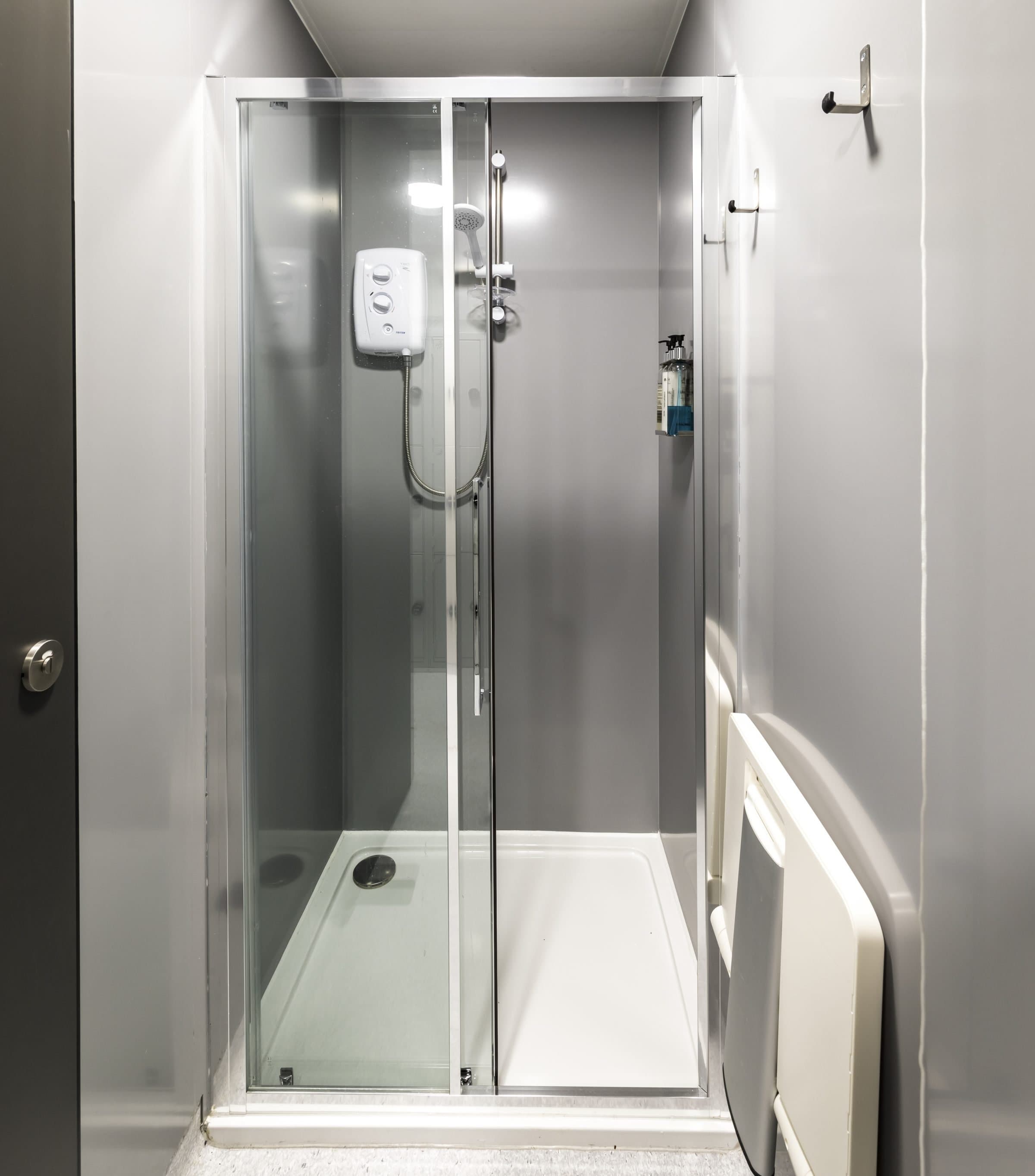 Toilets/ Bathroom Toilets/ Bathroom