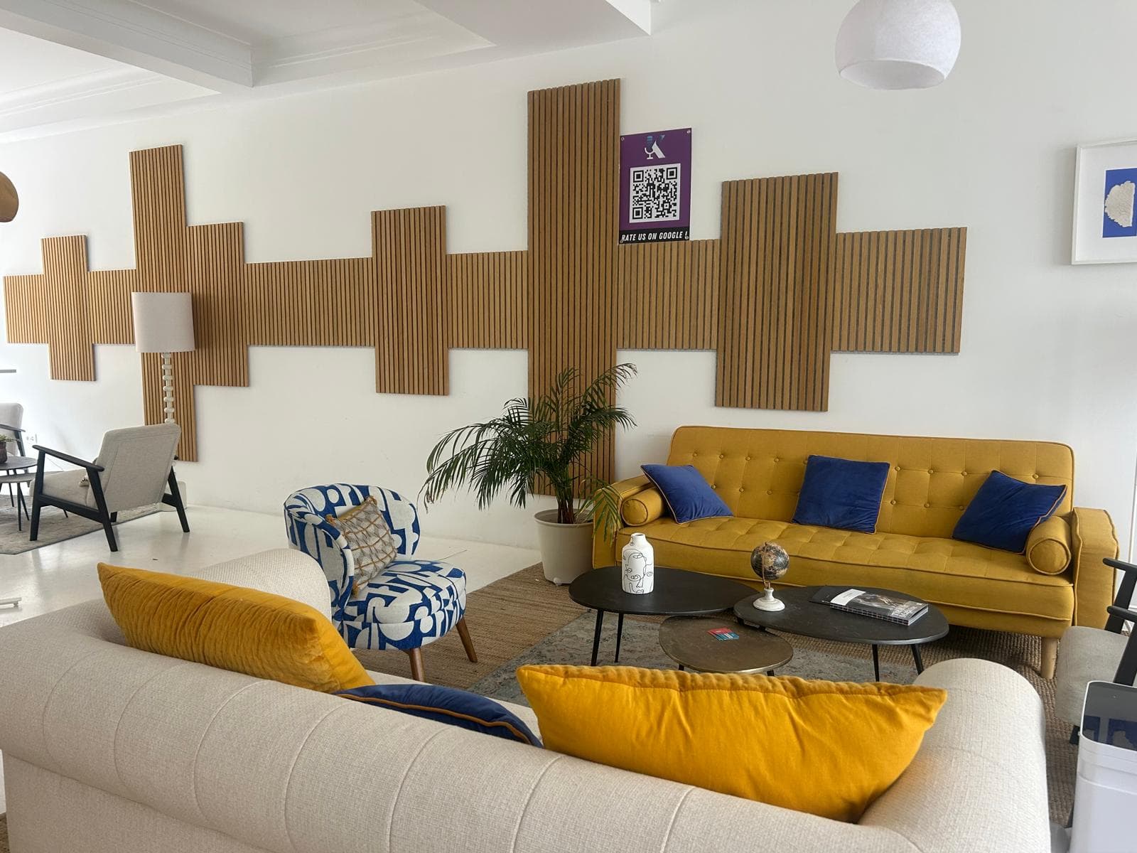 LOUNGE SPACE LOUNGE SPACE