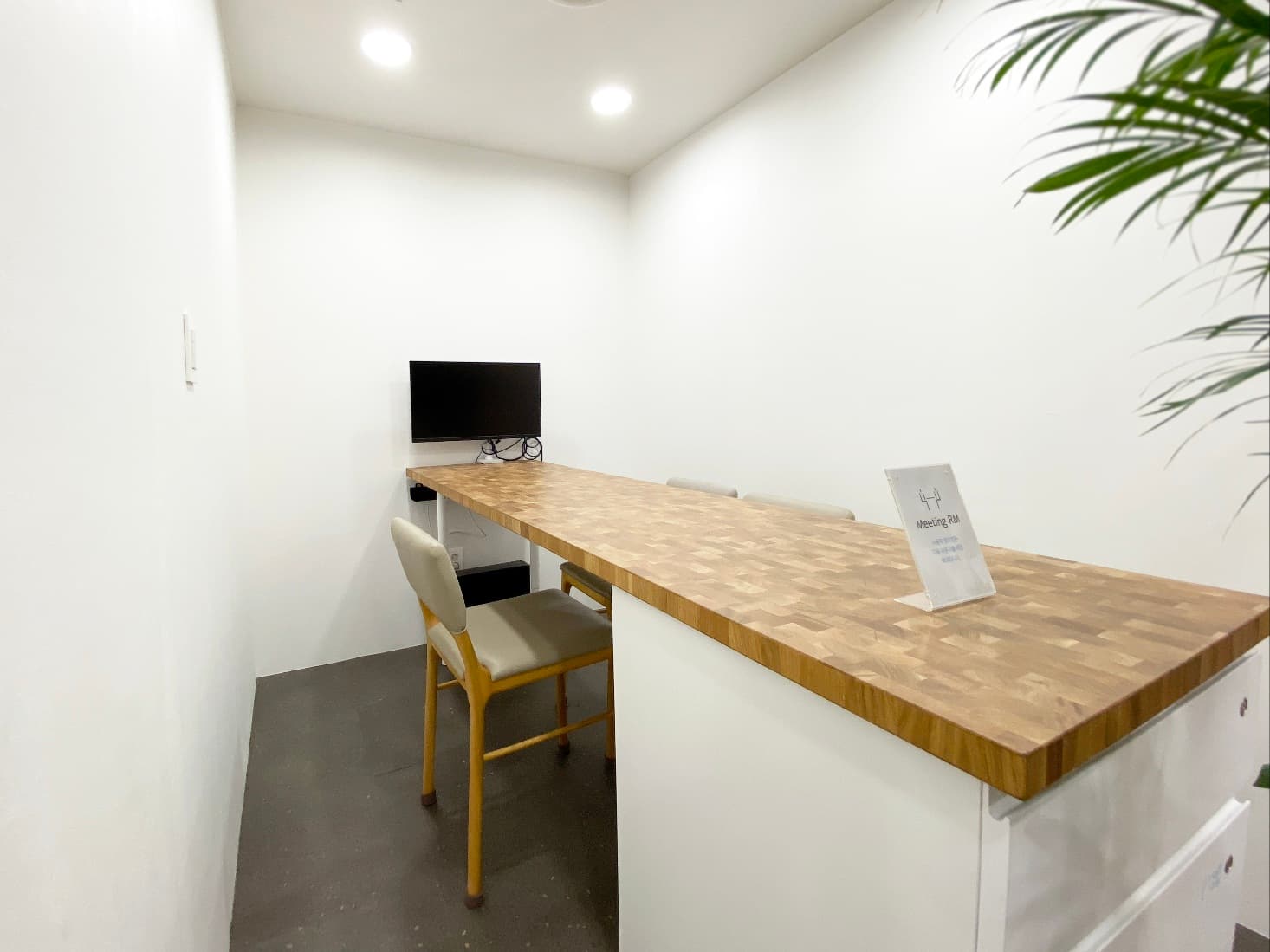 Semi meeting room Semi meeting room