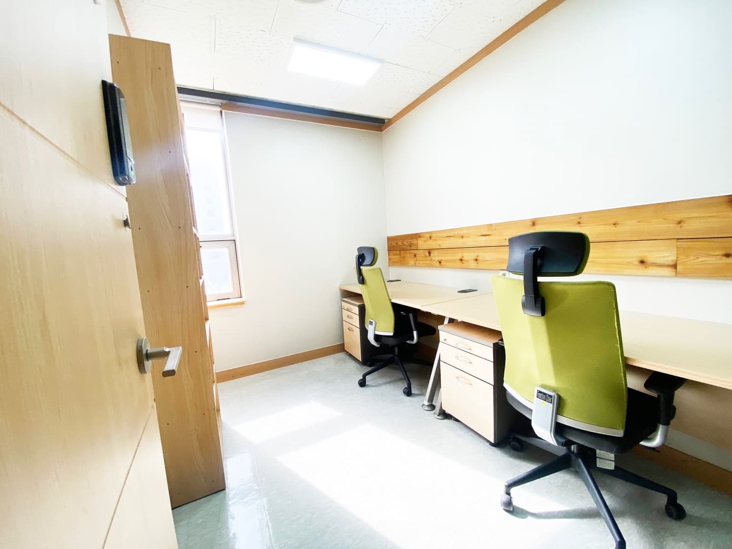 Private office for 2 people Private office for 2 people