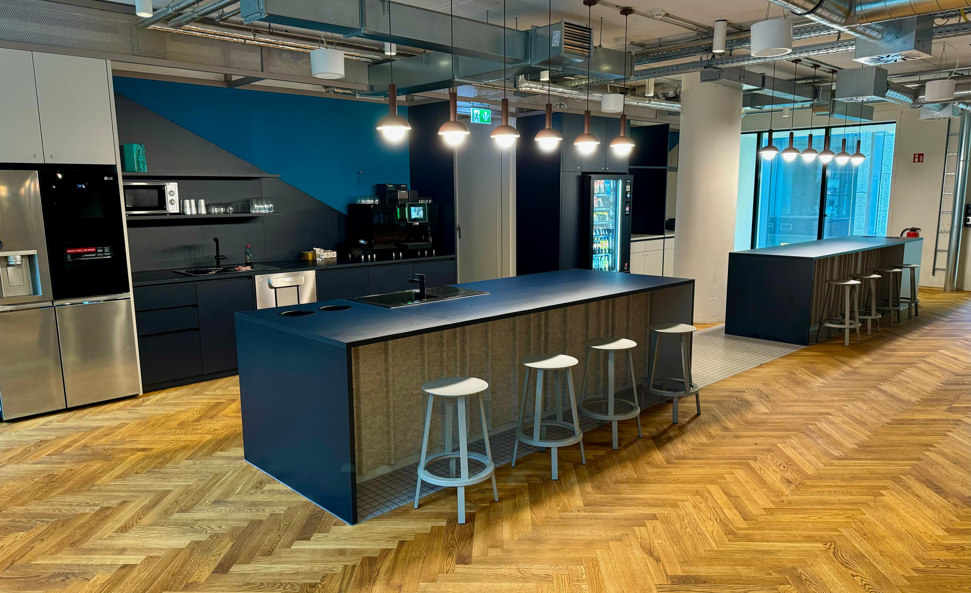 Here you can see our Lounge & Kitchen Area Here you can see our Lounge & Kitchen Area