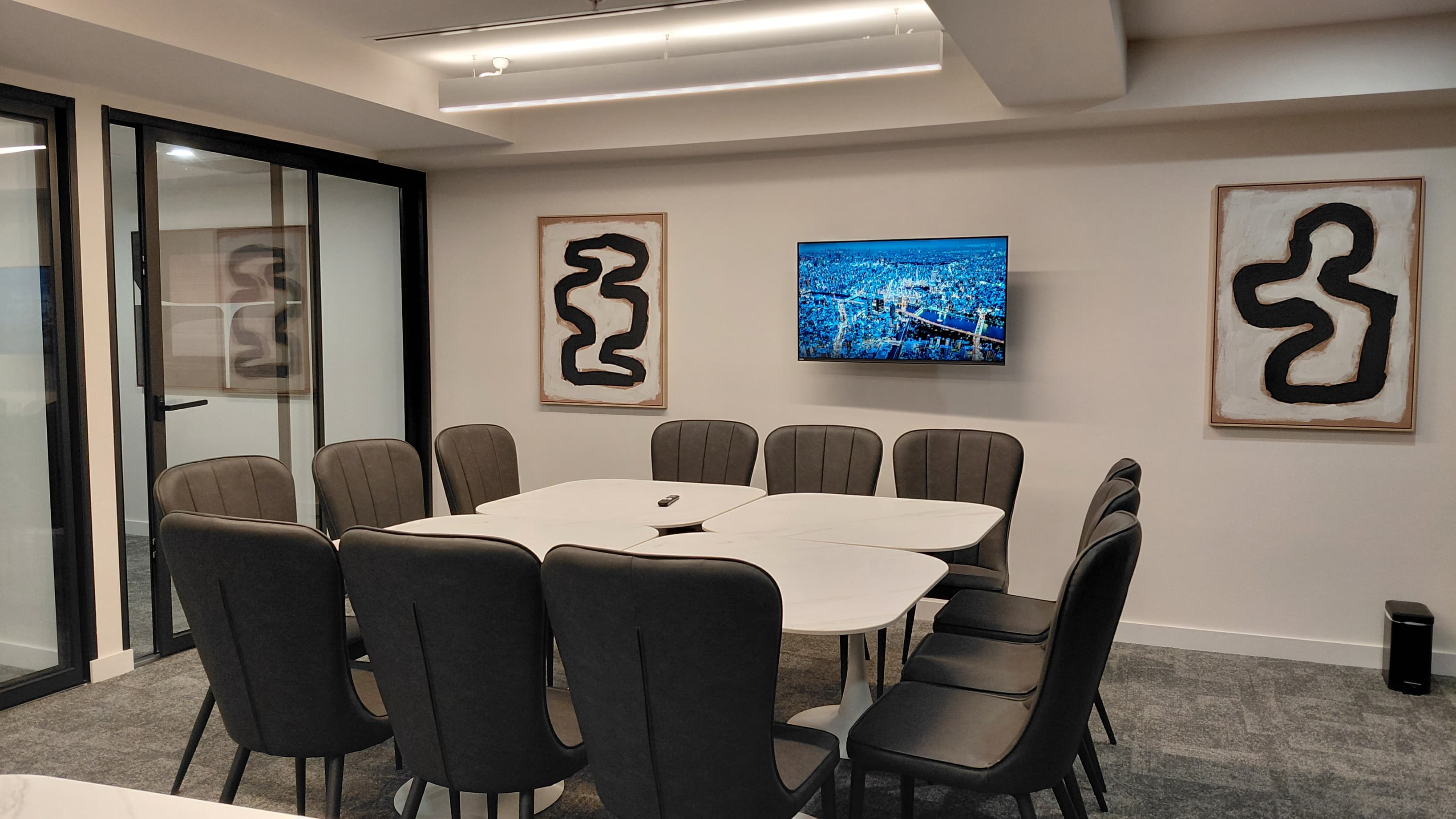 Function area for up to 20 persons Function area for up to 20 persons