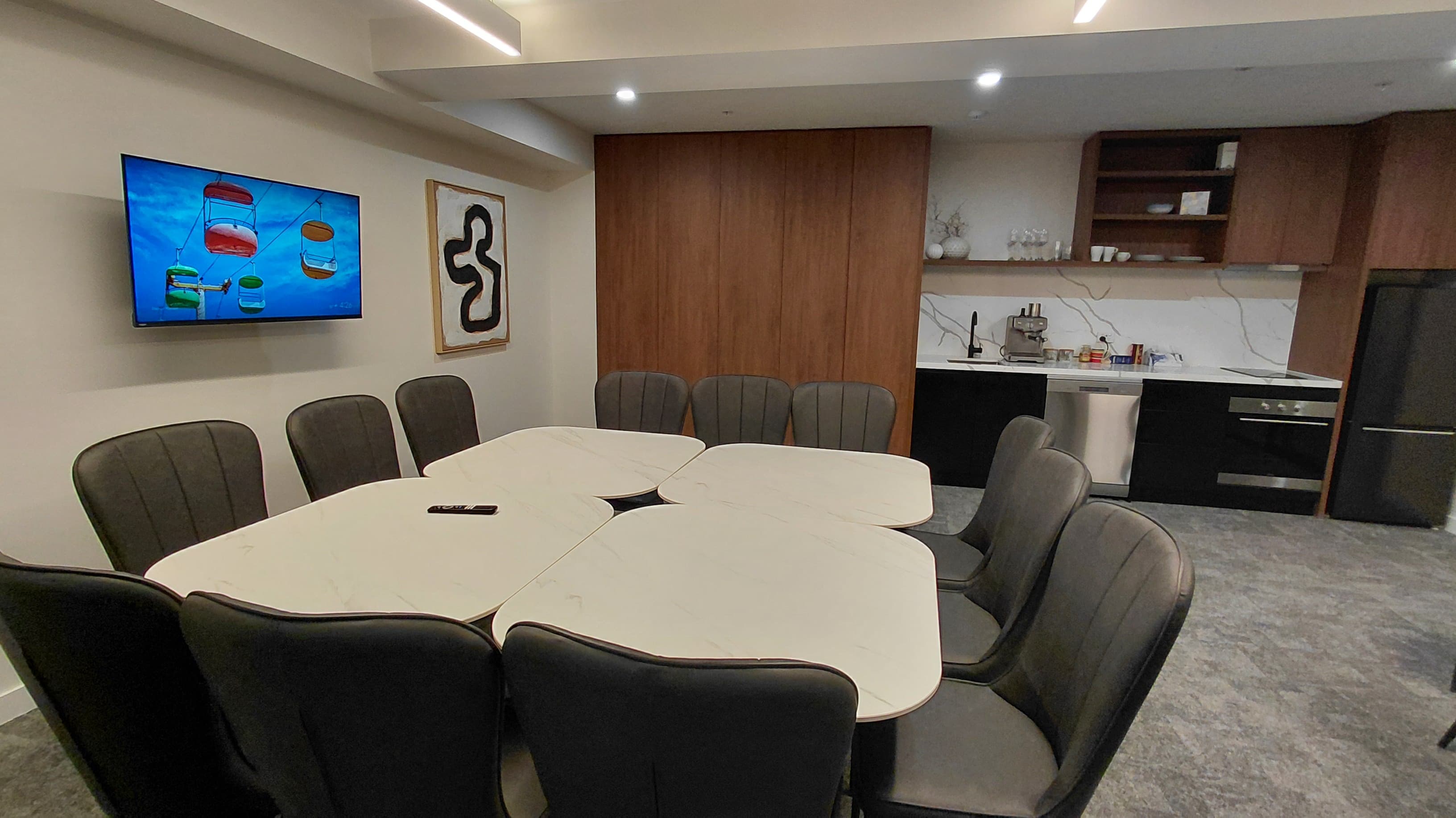 Function/meeting private room with catering available on request Function/meeting private room with catering available on request