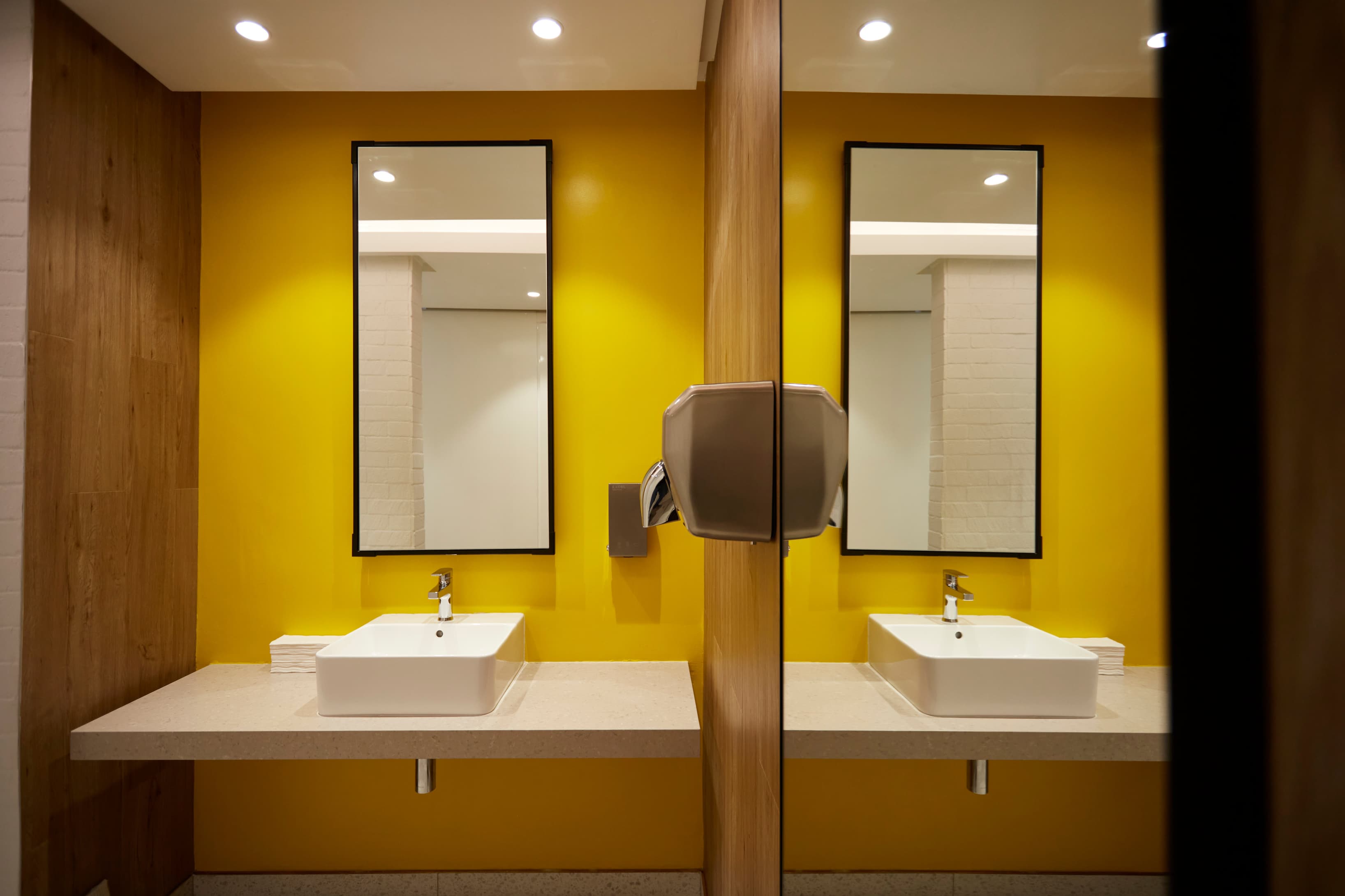 Toilets/ Bathroom Toilets/ Bathroom