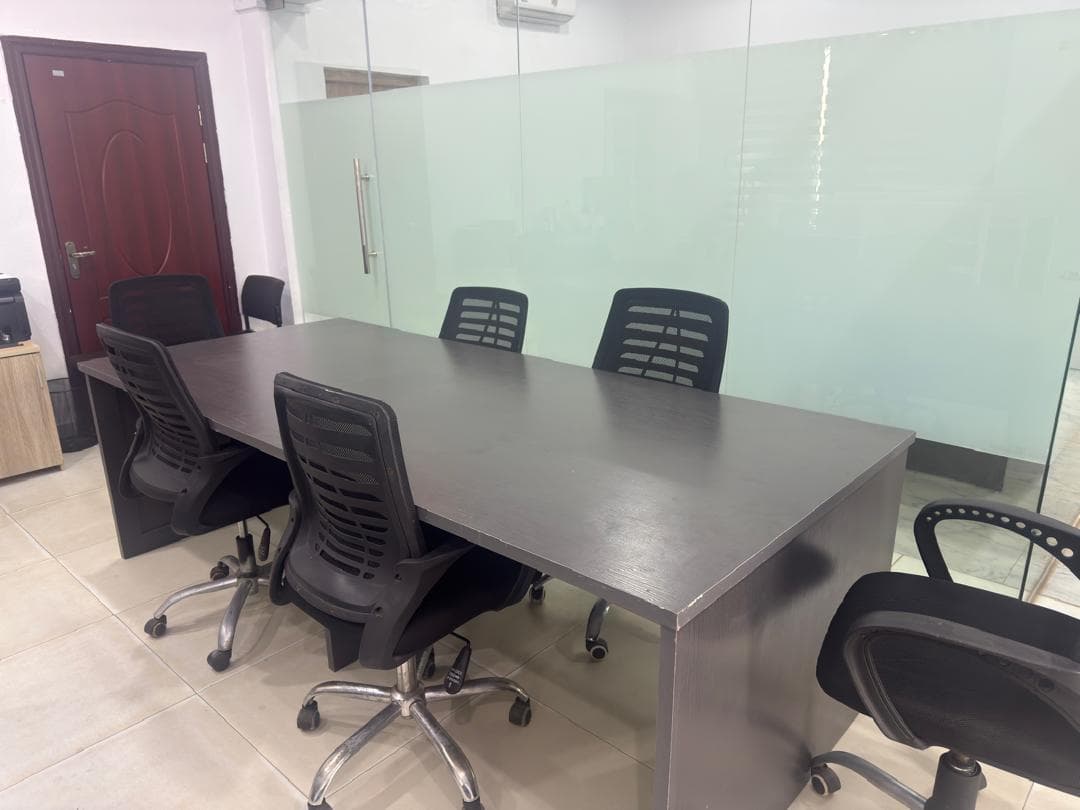 SHARED DESK SHARED DESK