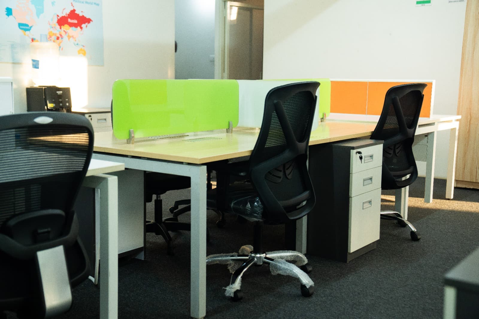 Hot Desks Hot Desks