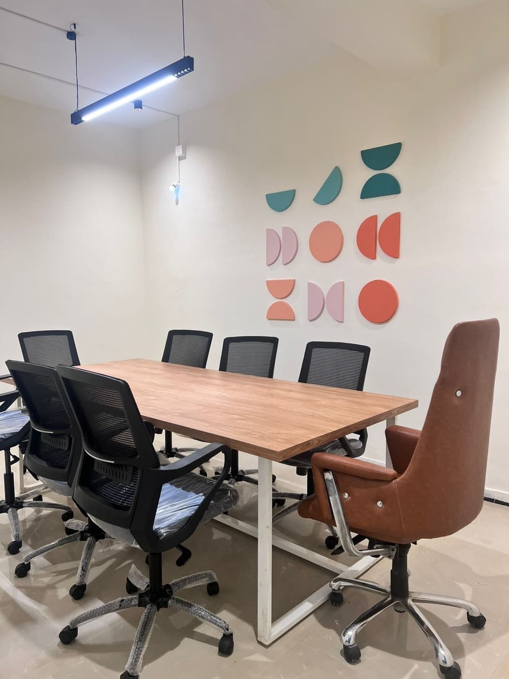 Creative meeting room ideal for team discussions Creative meeting room ideal for team discussions