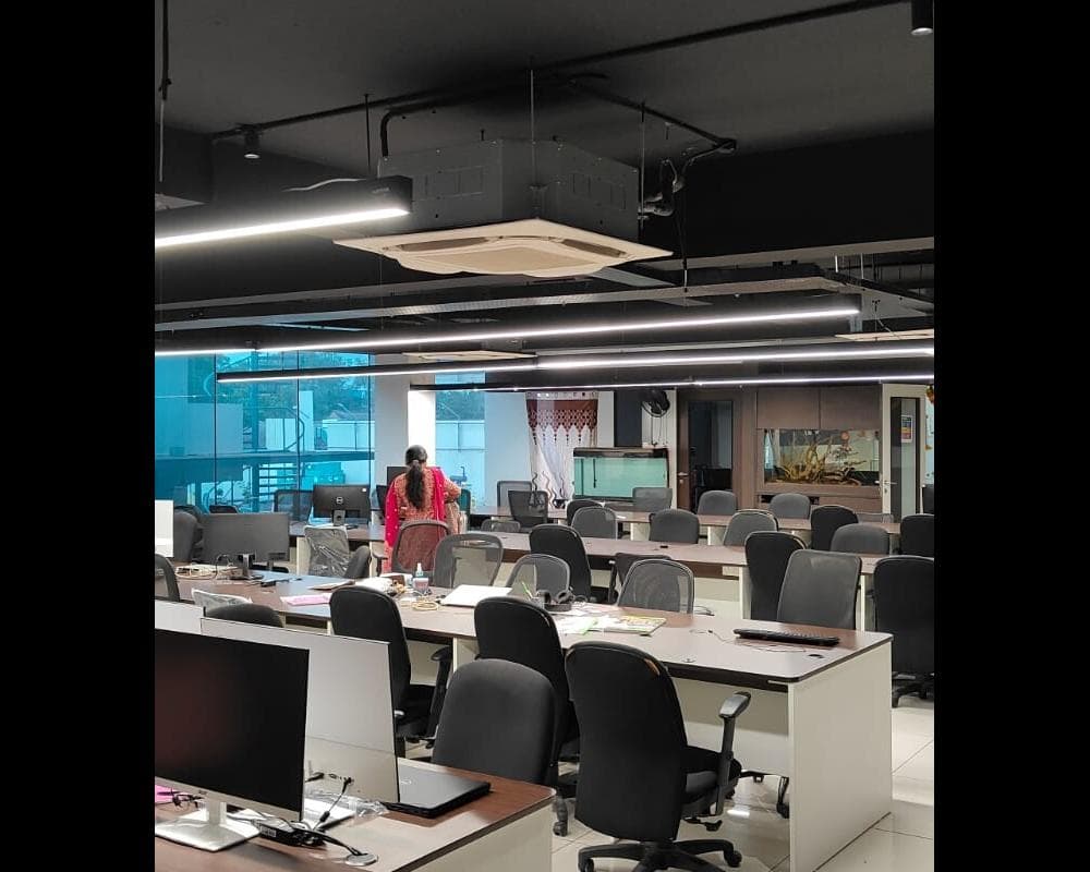Coworking office in Coimbatore with clean desk arrangements Coworking office in Coimbatore with clean desk arrangements