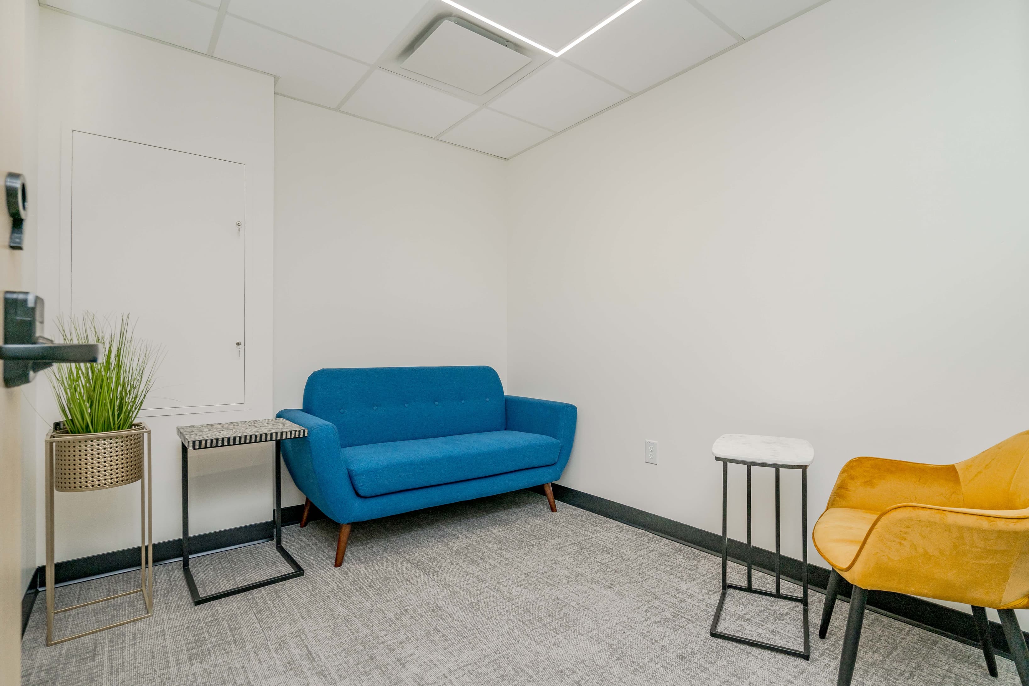 Breakout/Lounge Space Breakout/Lounge Space