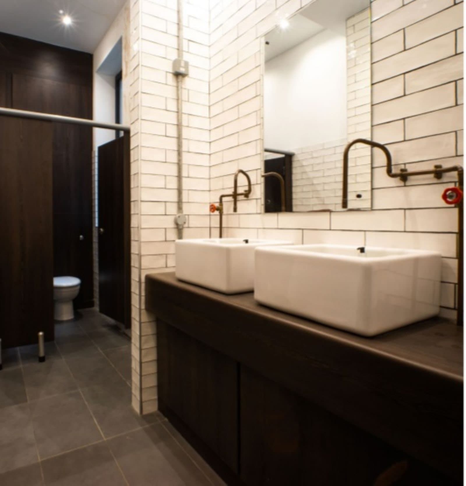 Toilets/ Bathroom Toilets/ Bathroom
