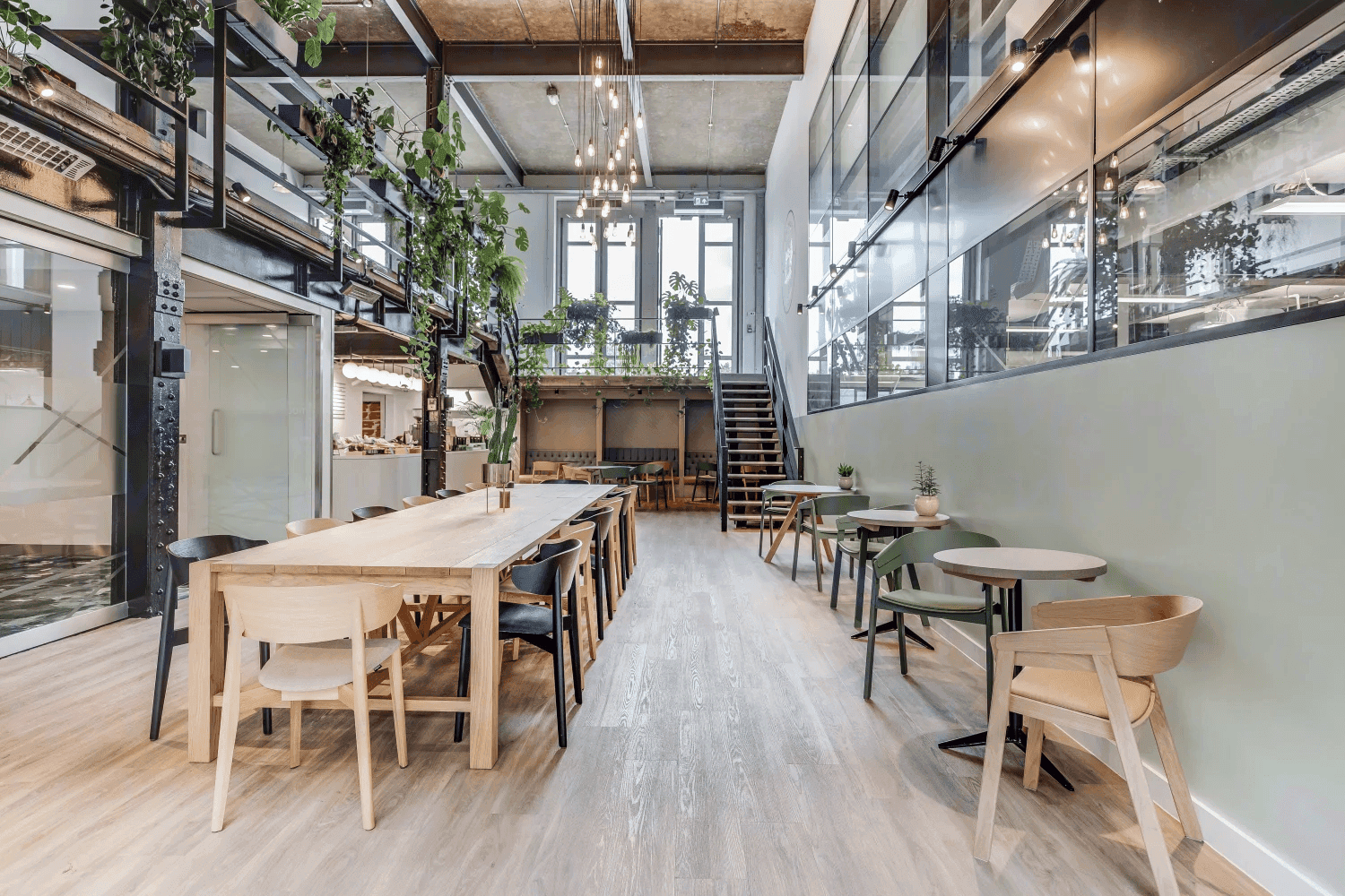 Hot Desking / Cafe Hot Desking / Cafe