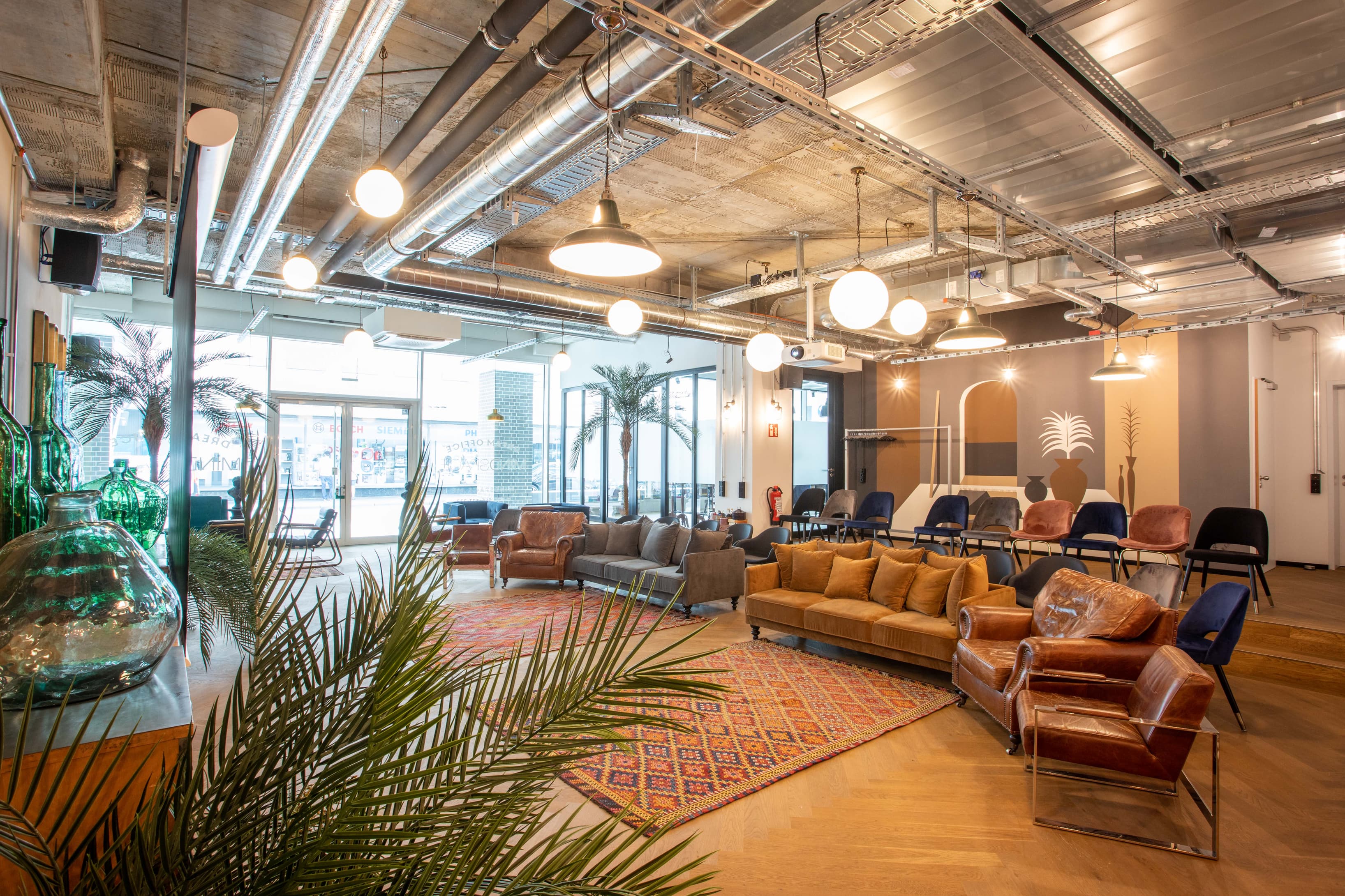Breakout/Lounge Space Breakout/Lounge Space